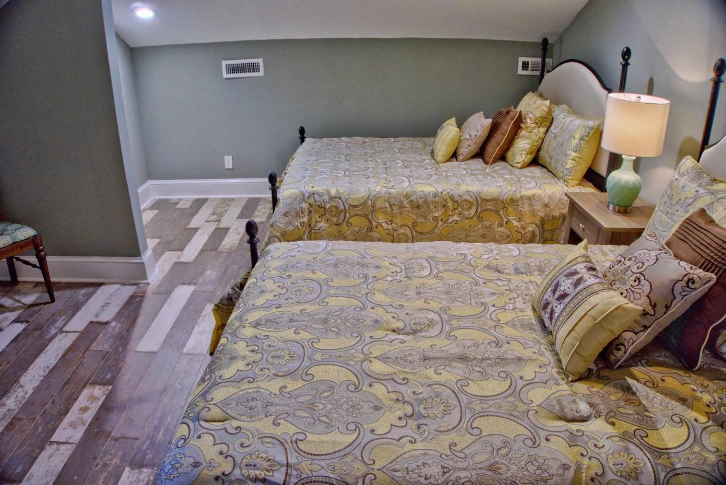 Bedroom, Bed in Beautiful 6 Bed, 5 Bath Historic Savannah Home