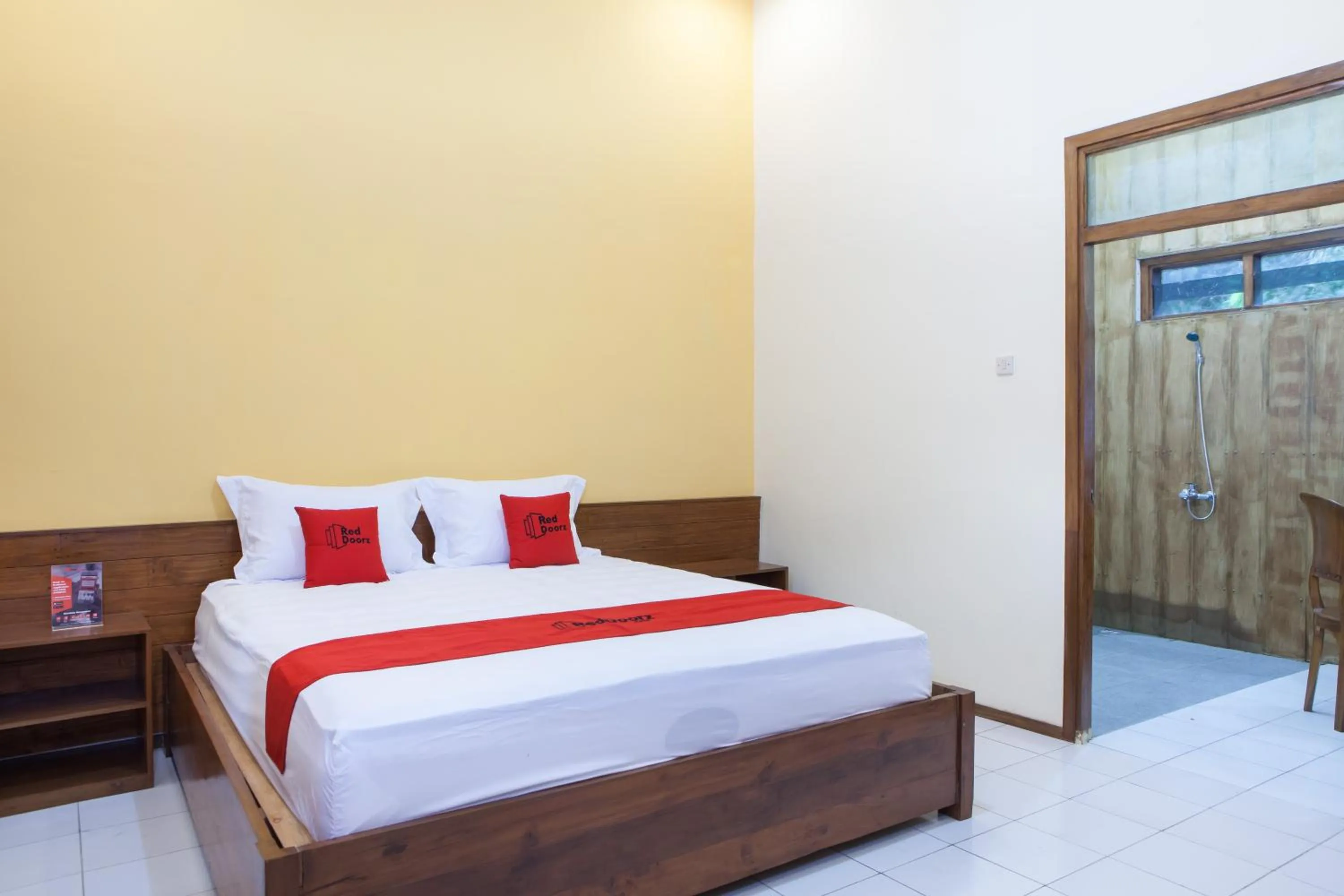 Bedroom, Bed in RedDoorz near Baluran National Park