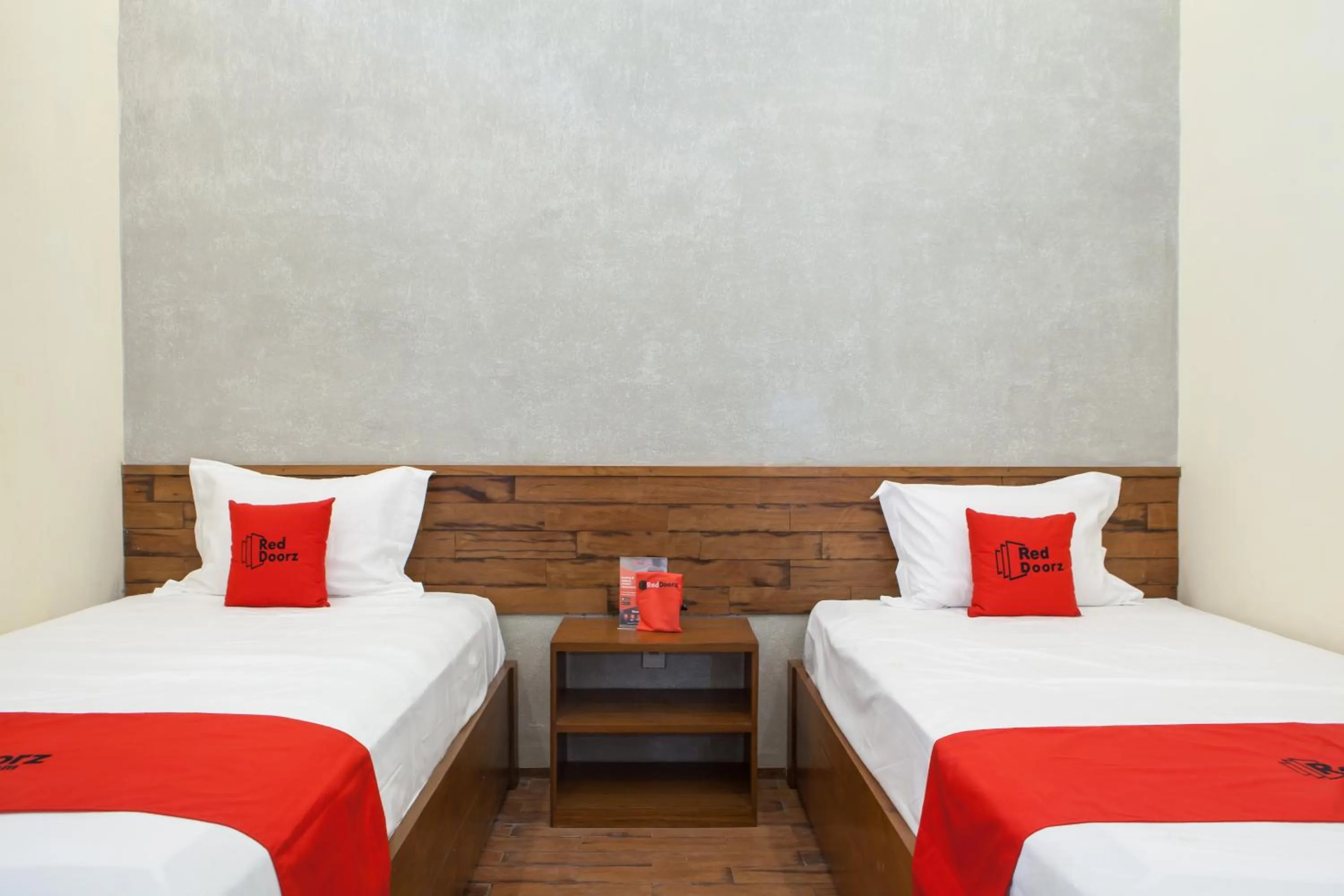 Bedroom, Bed in RedDoorz near Baluran National Park