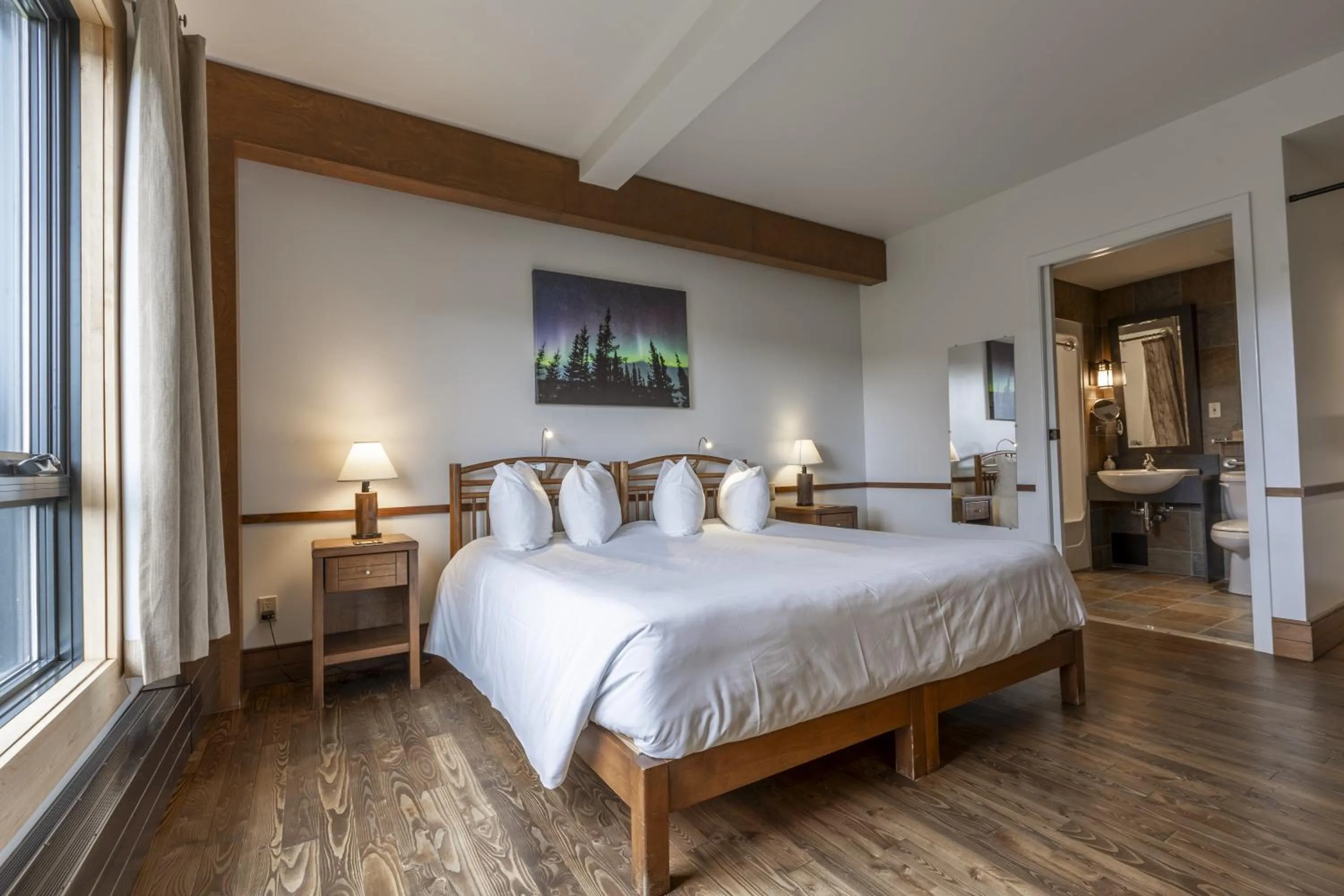 Bedroom, Bed in Auberge de Montagne des Chic-Chocs Mountain Lodge - Sepaq