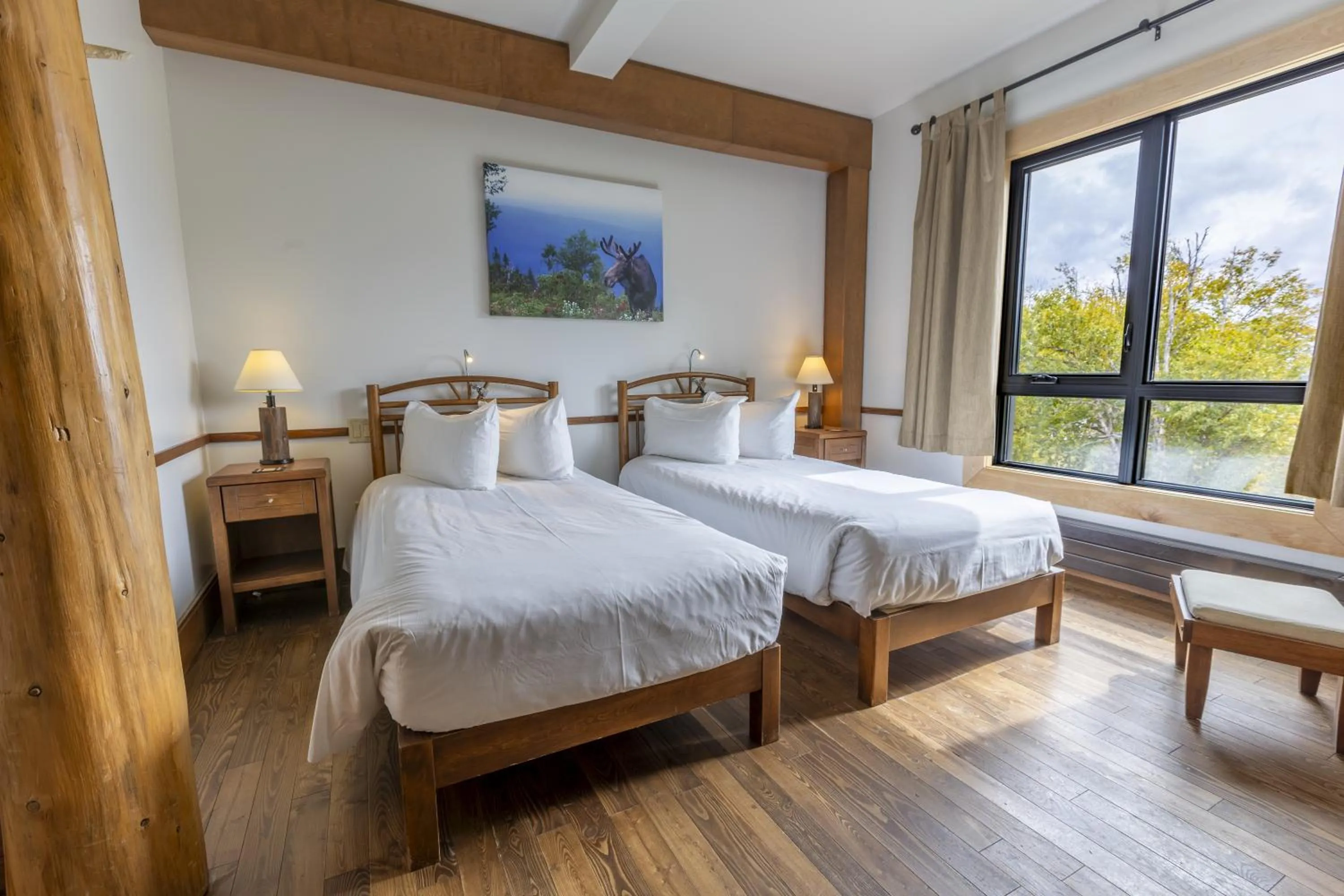 Bed in Auberge de Montagne des Chic-Chocs Mountain Lodge - Sepaq