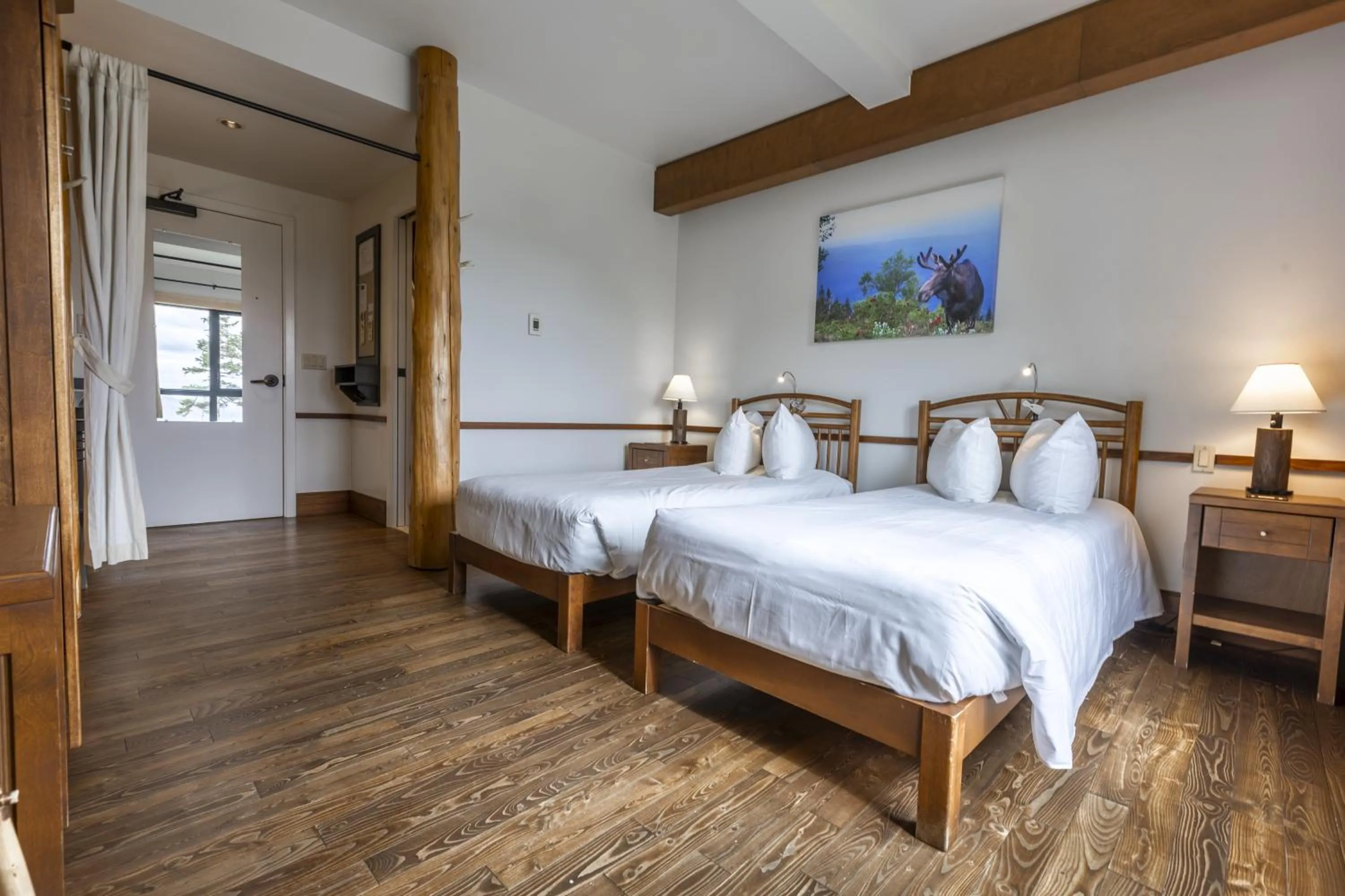 Bedroom, Bed in Auberge de Montagne des Chic-Chocs Mountain Lodge - Sepaq