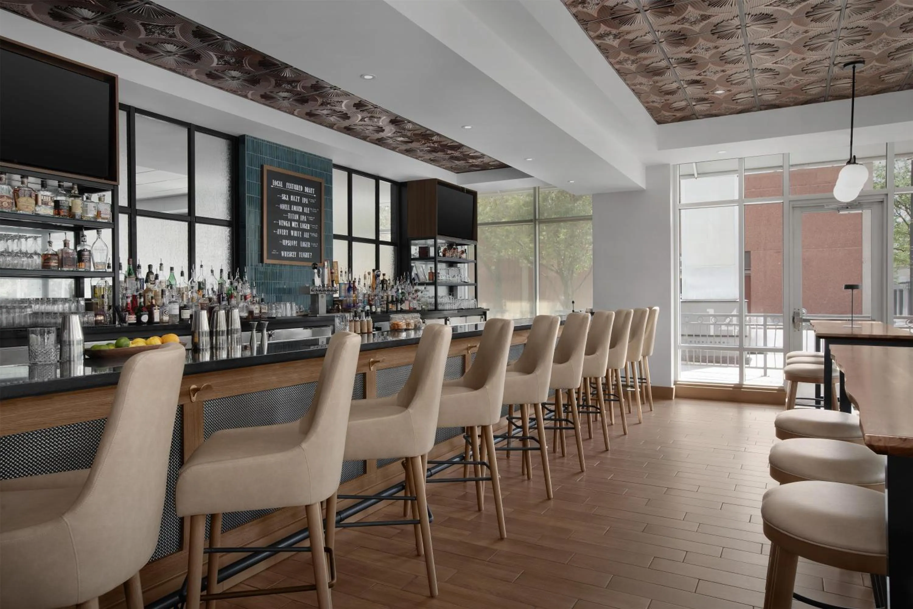 Lounge or bar in Hilton Garden Inn Denver Downtown