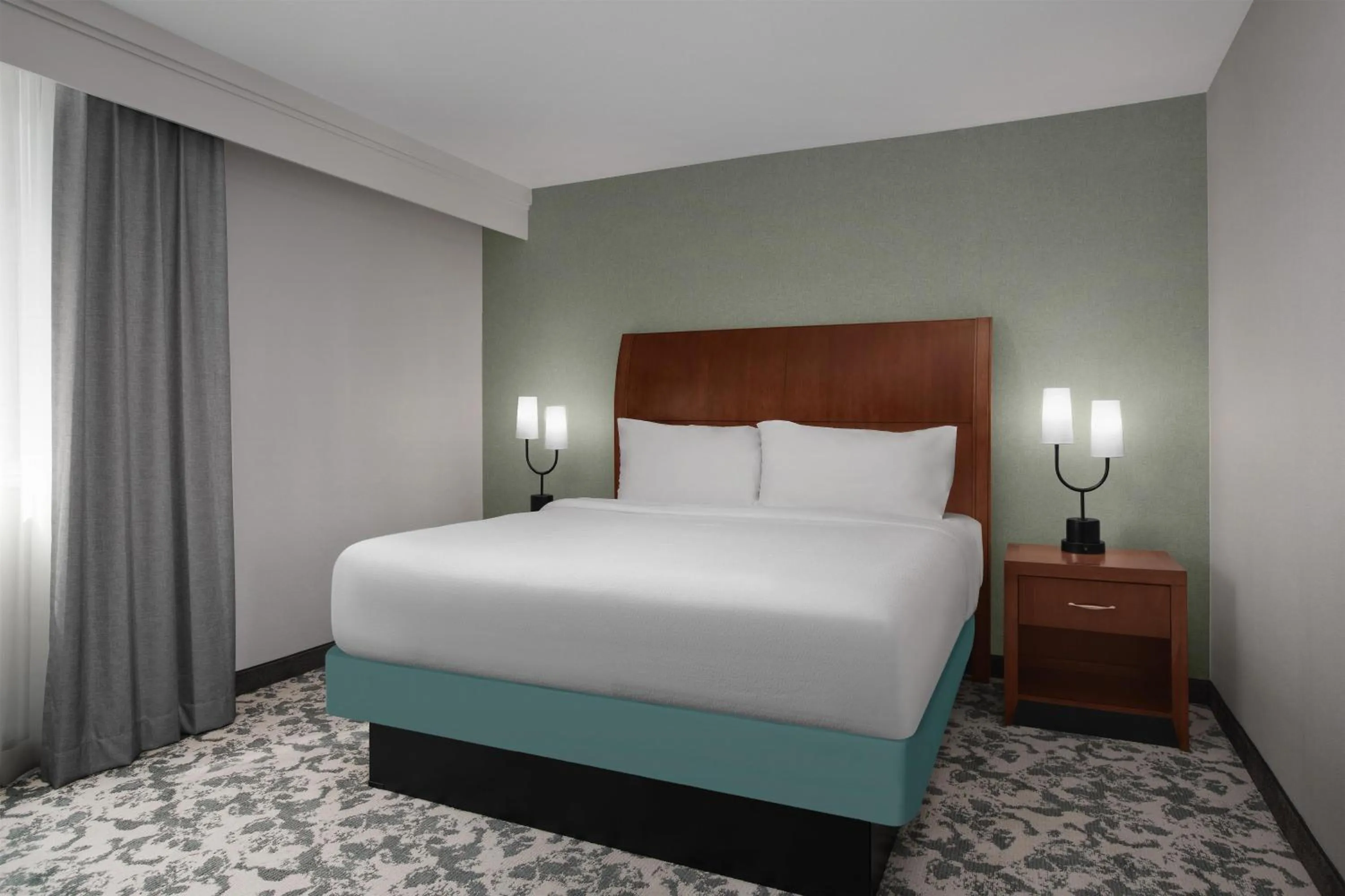 Bed in Hilton Garden Inn Denver Downtown