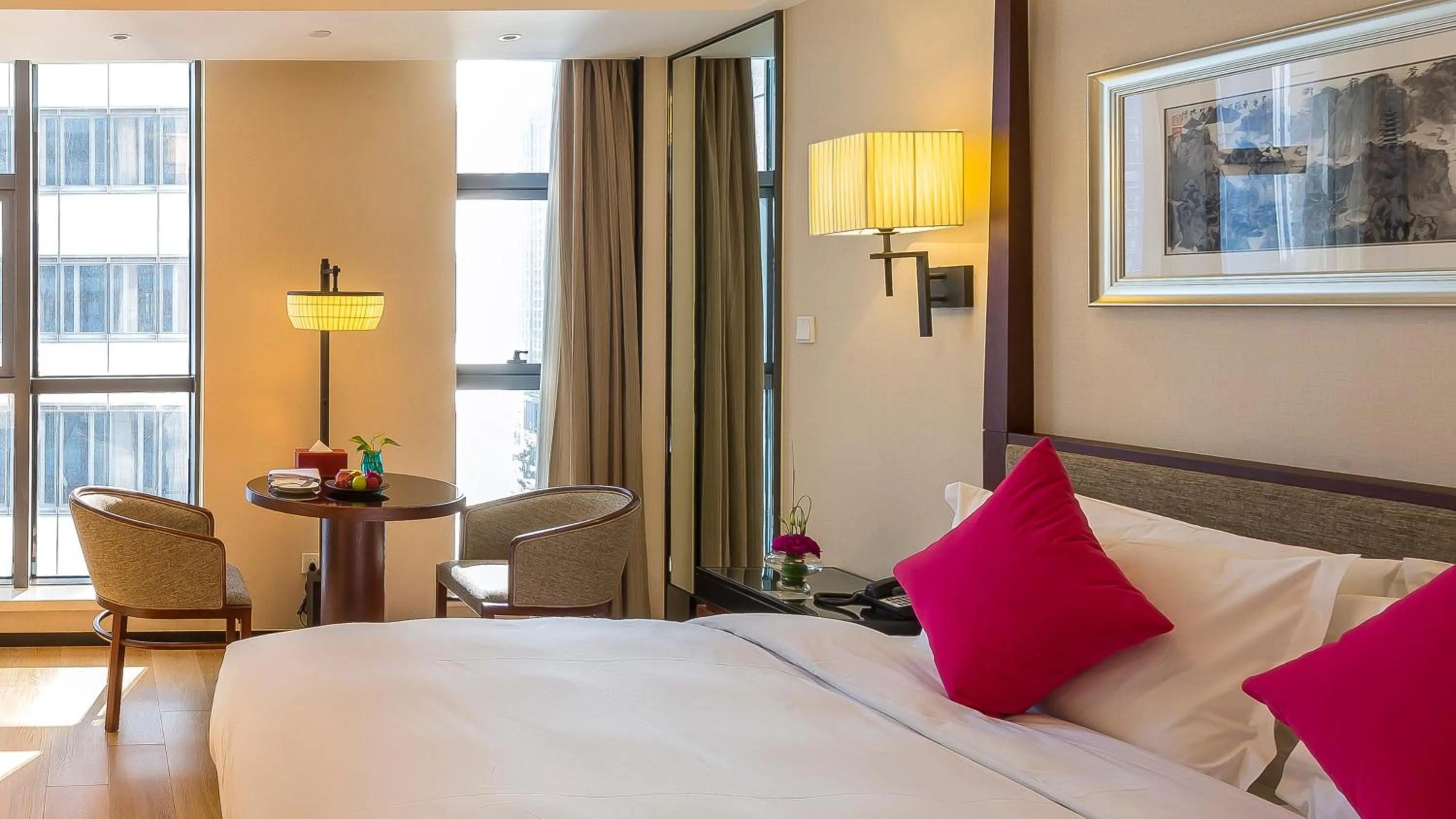 Bed in SSAW Boutique Hotel Ningbo CBD - Family Friendly & Business Travel