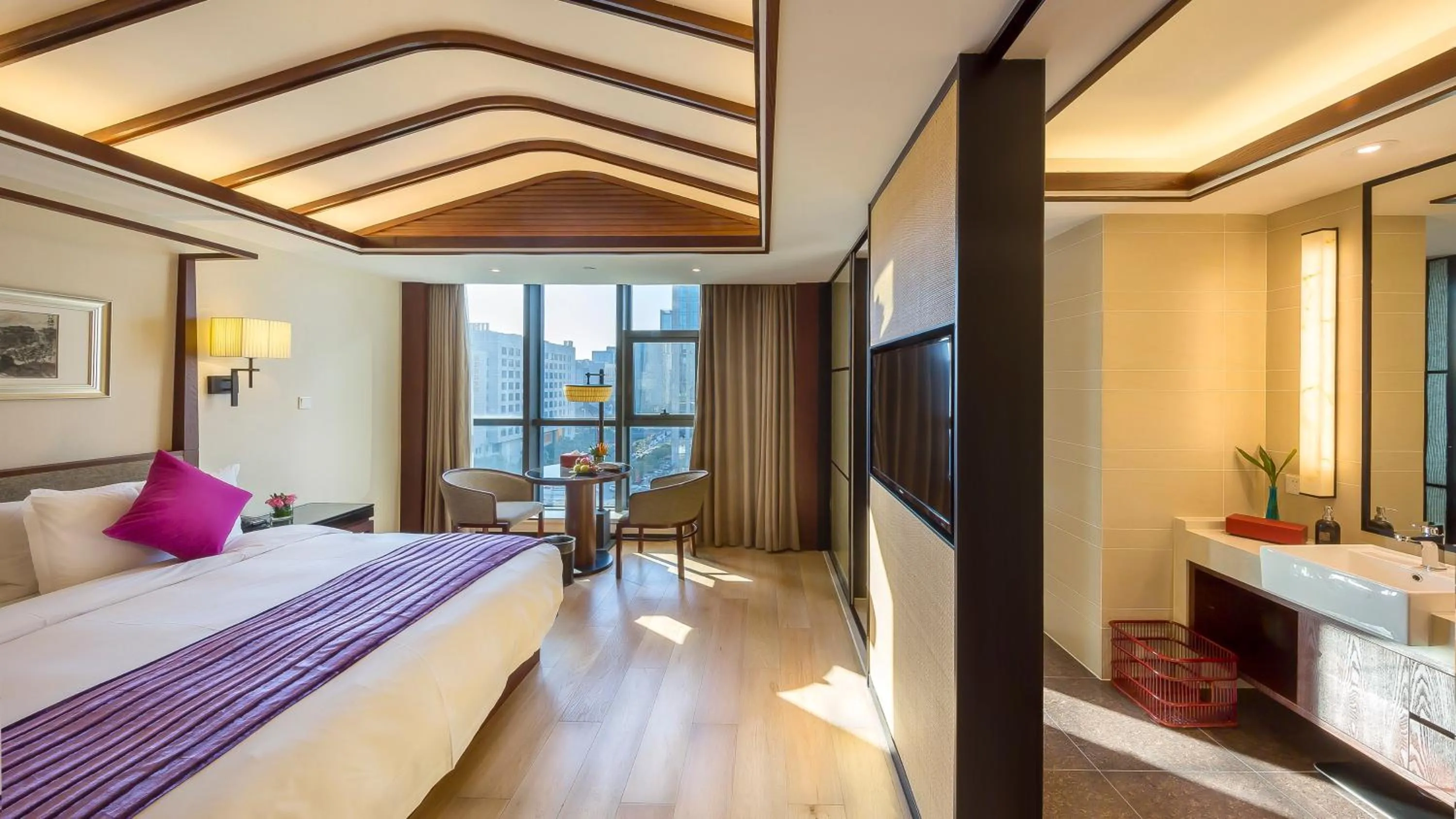 Property building, Bed in SSAW Boutique Hotel Ningbo CBD - Family Friendly & Business Travel