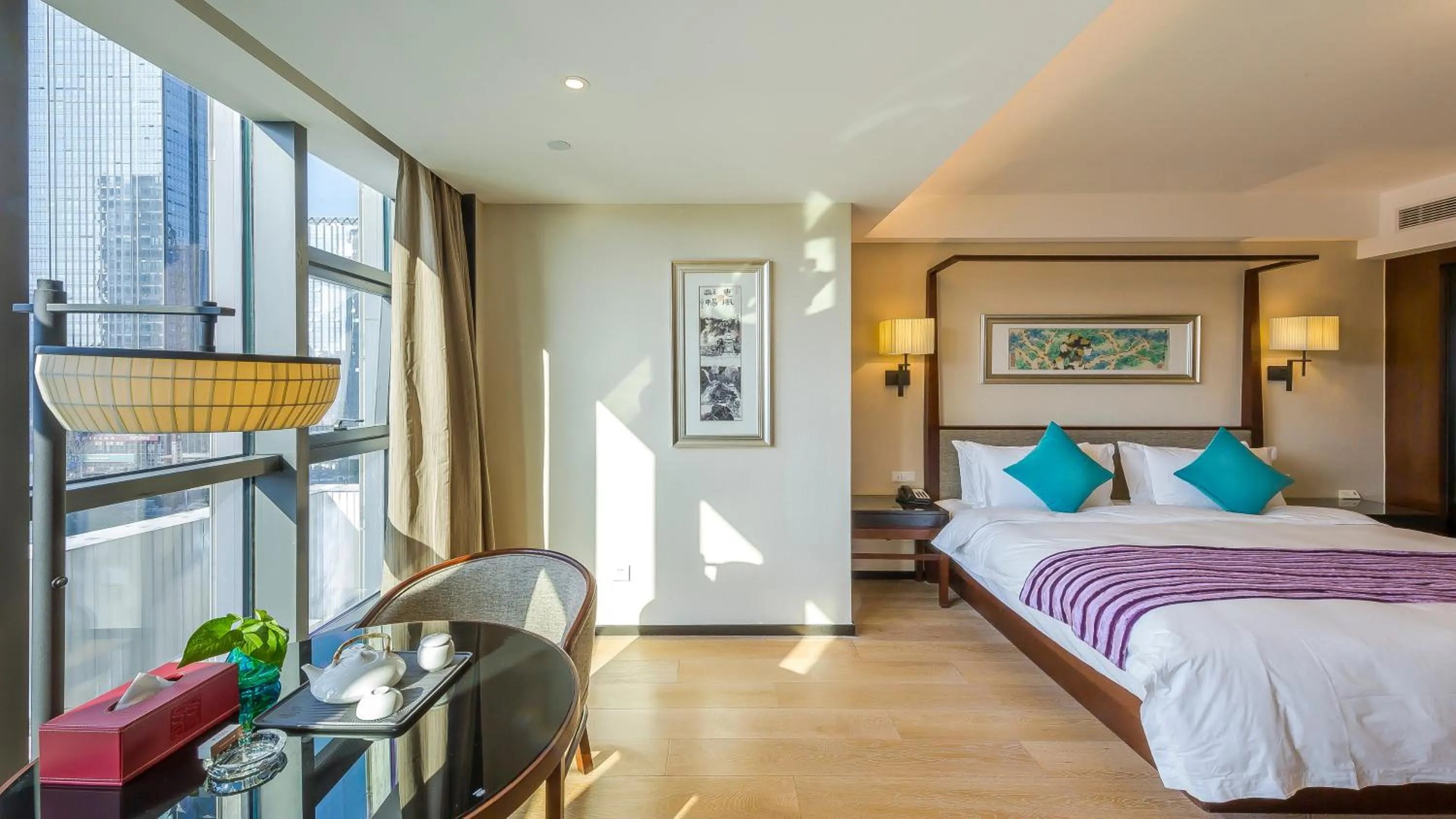 Bed in SSAW Boutique Hotel Ningbo CBD - Family Friendly & Business Travel