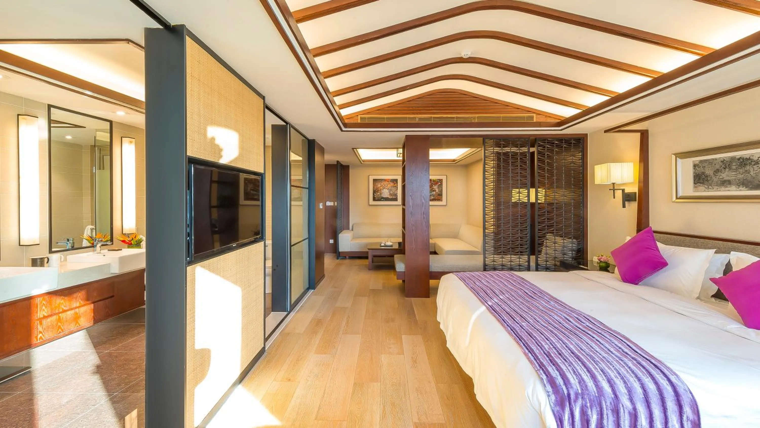 Photo of the whole room, Bed in SSAW Boutique Hotel Ningbo CBD - Family Friendly & Business Travel