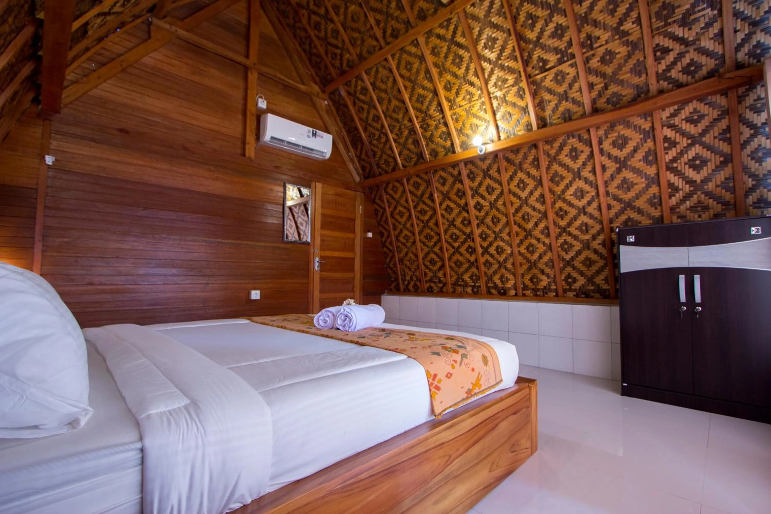 Bed in Penida Krusty Hill by ecommerceloka