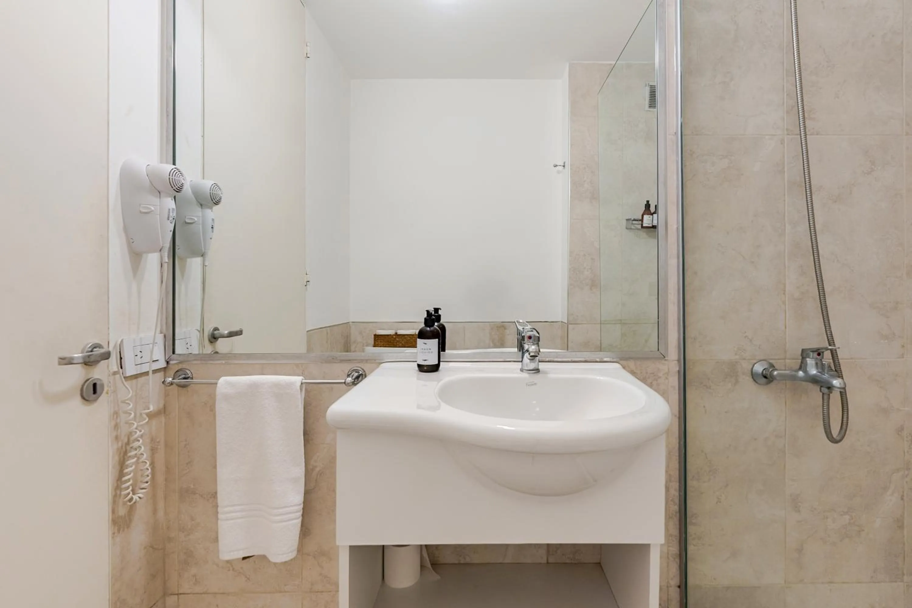 Bathroom in Departamentos Lugar