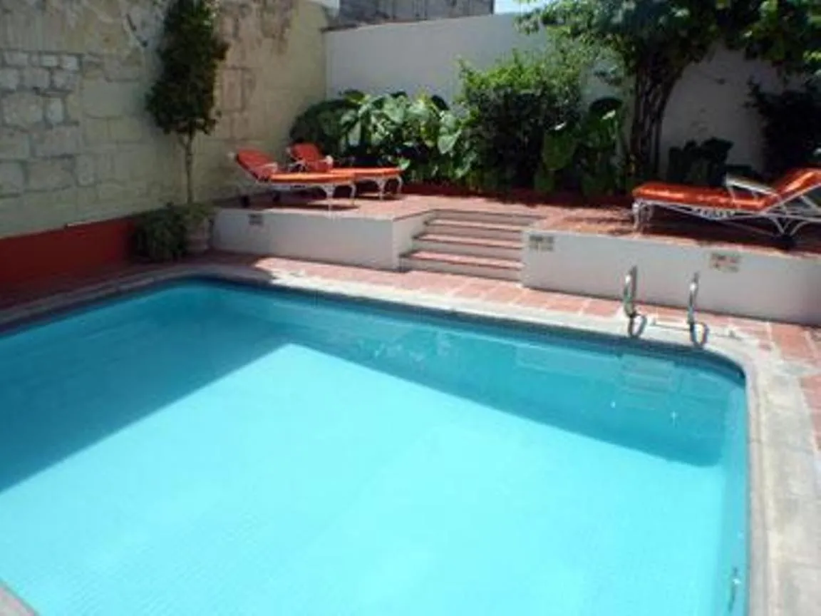 Swimming pool in Hotel Royalty