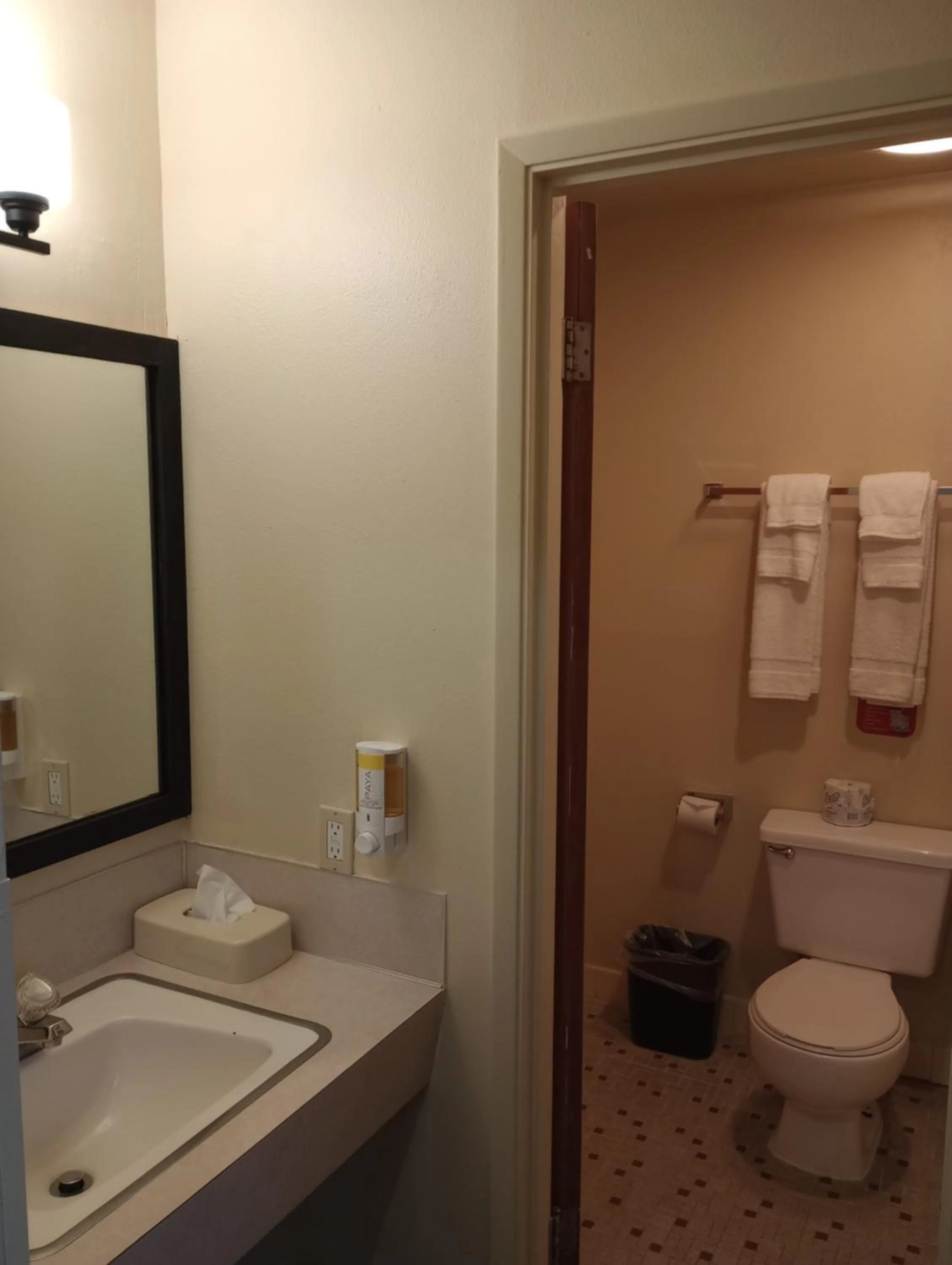 Bathroom in Cocusa Motel