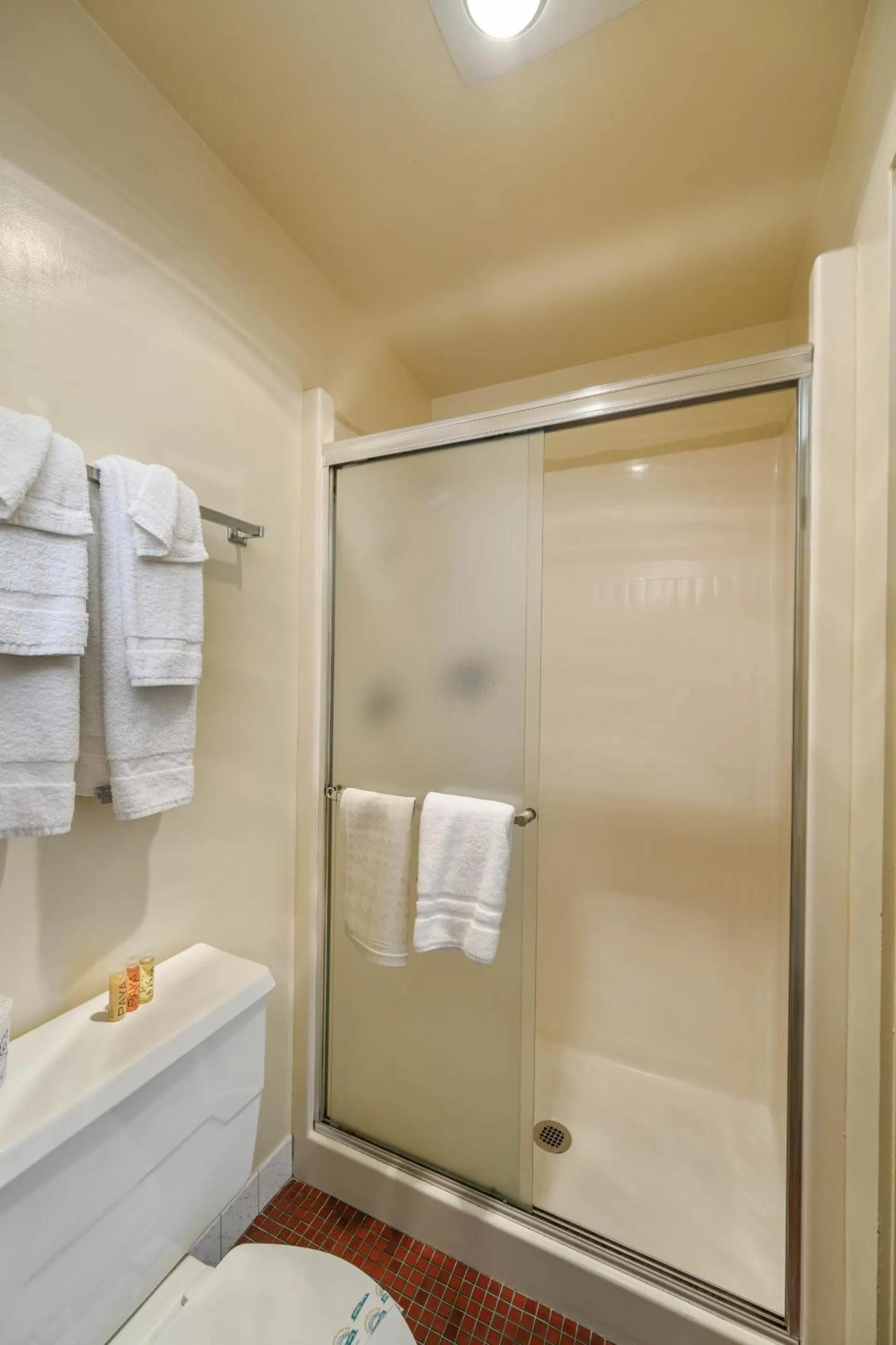 Bathroom in Cocusa Motel