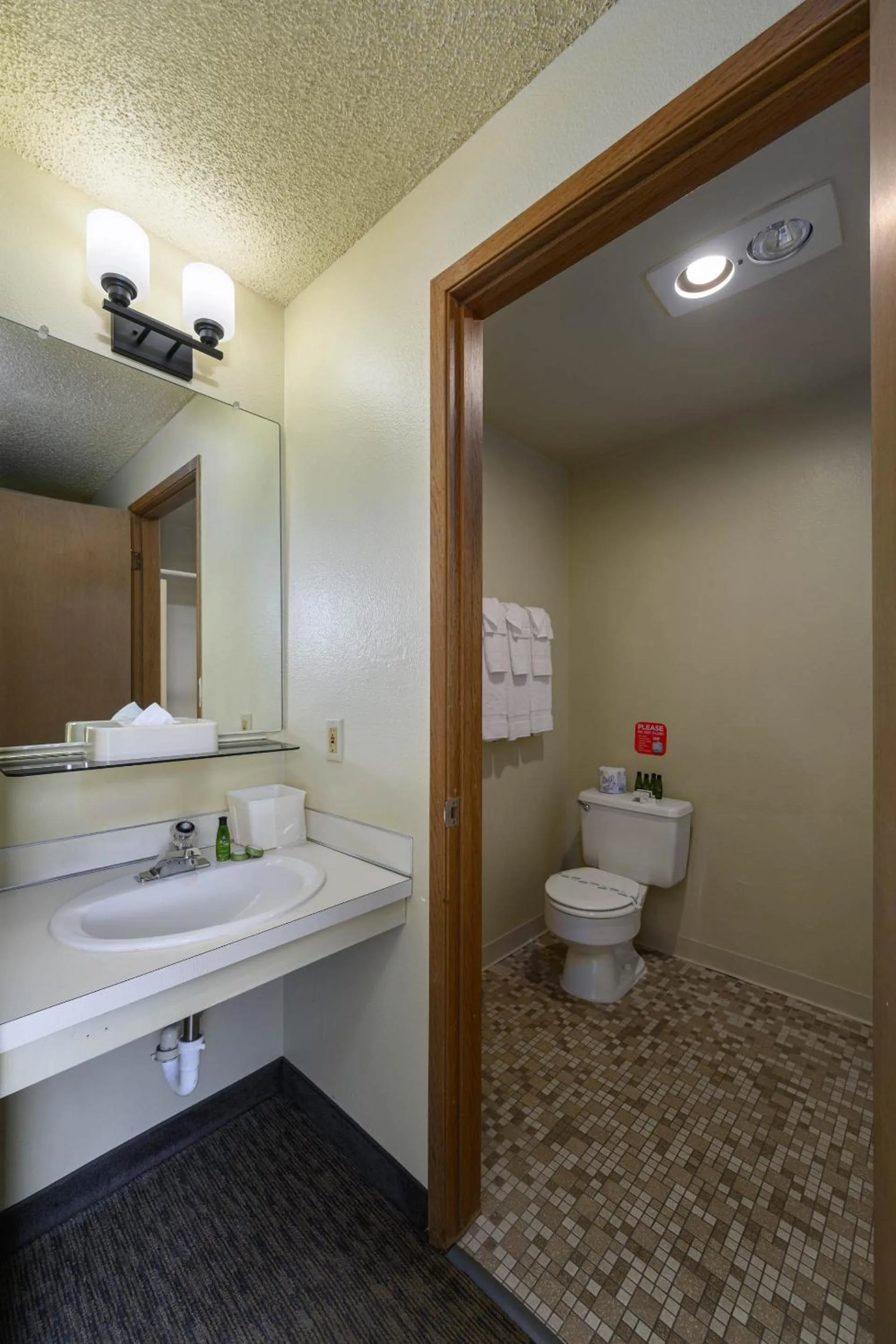 Bathroom in Cocusa Motel