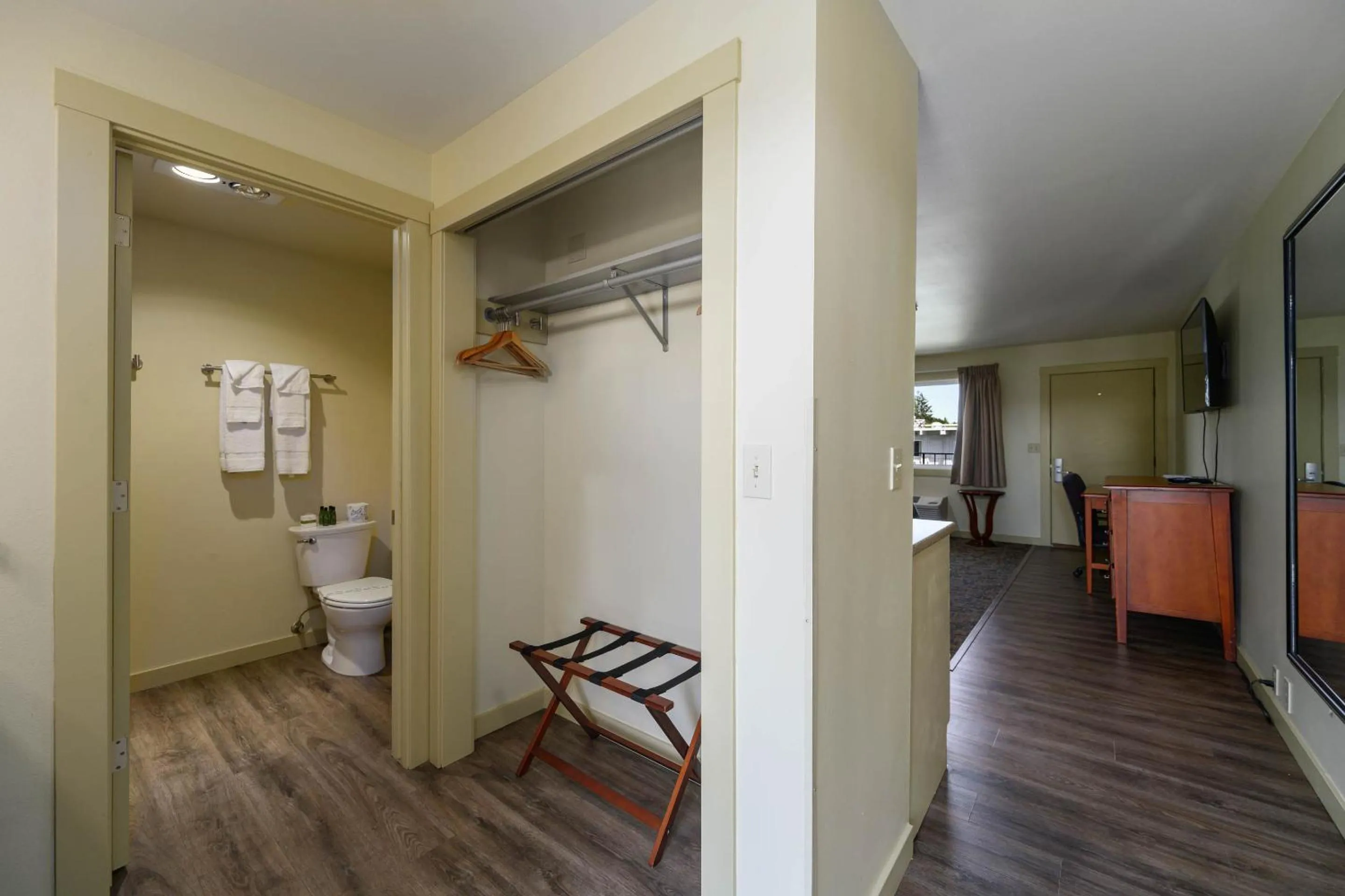 Photo of the whole room in Cocusa Motel