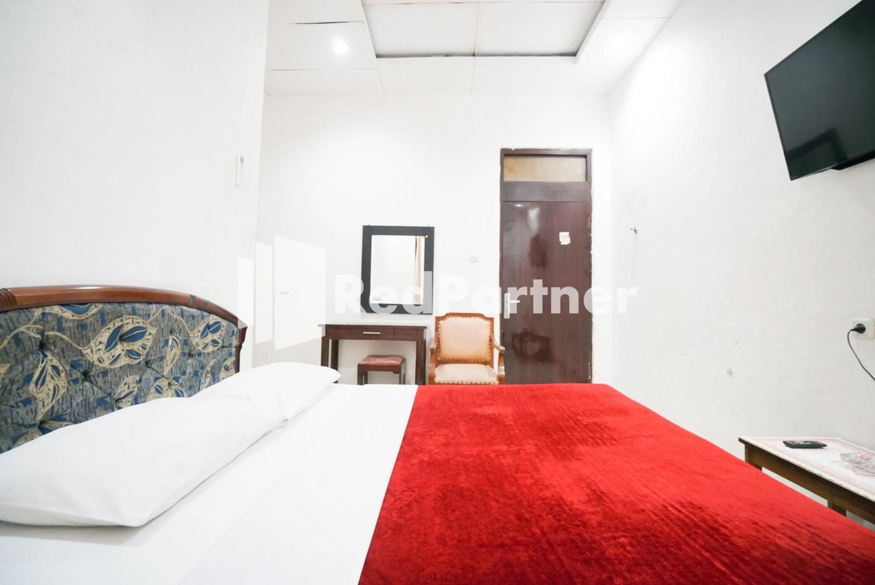 Bed in Hotel Borobudur Kemayoran Syariah Mitra RedDoorz