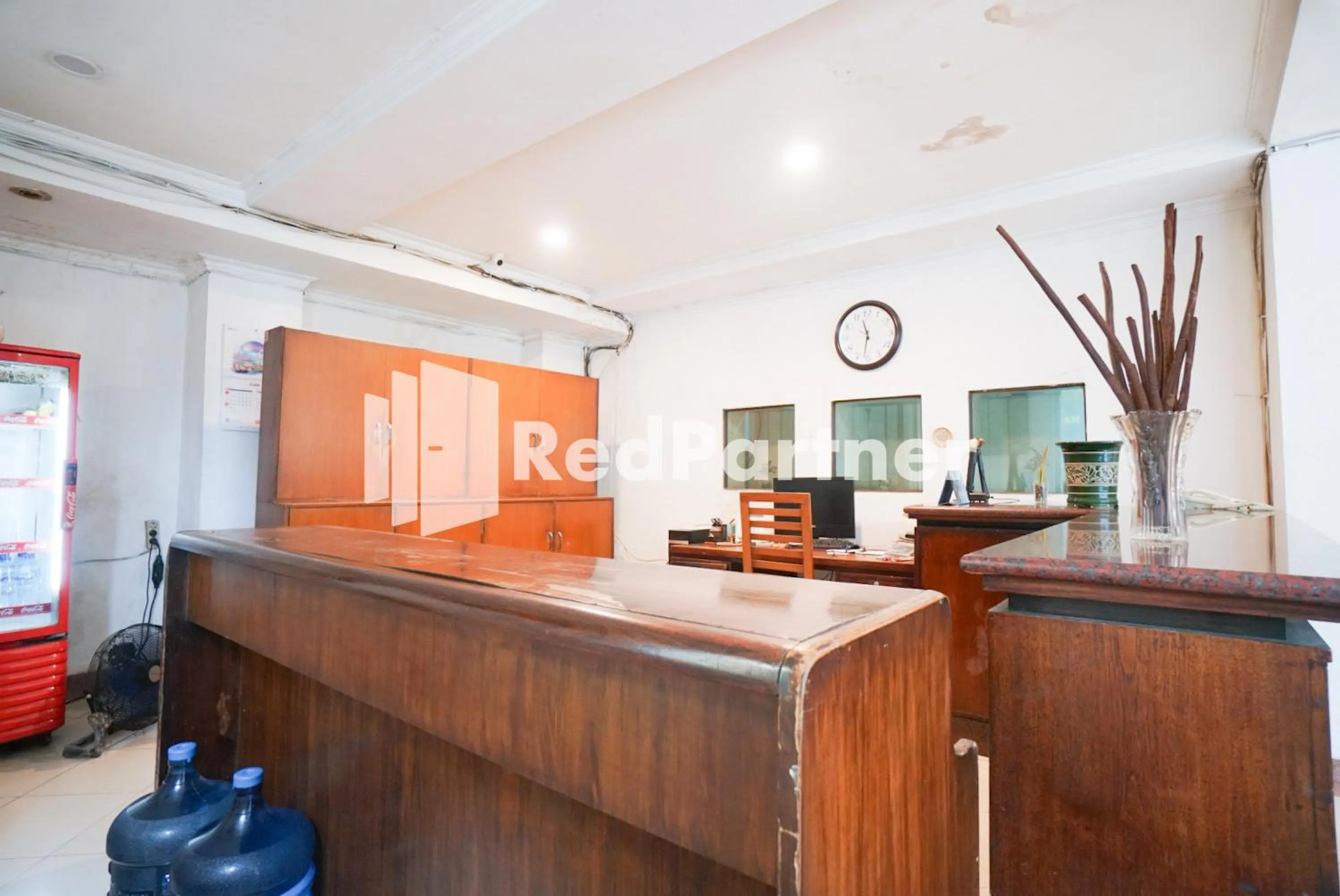 Lobby or reception in Hotel Borobudur Kemayoran Syariah Mitra RedDoorz