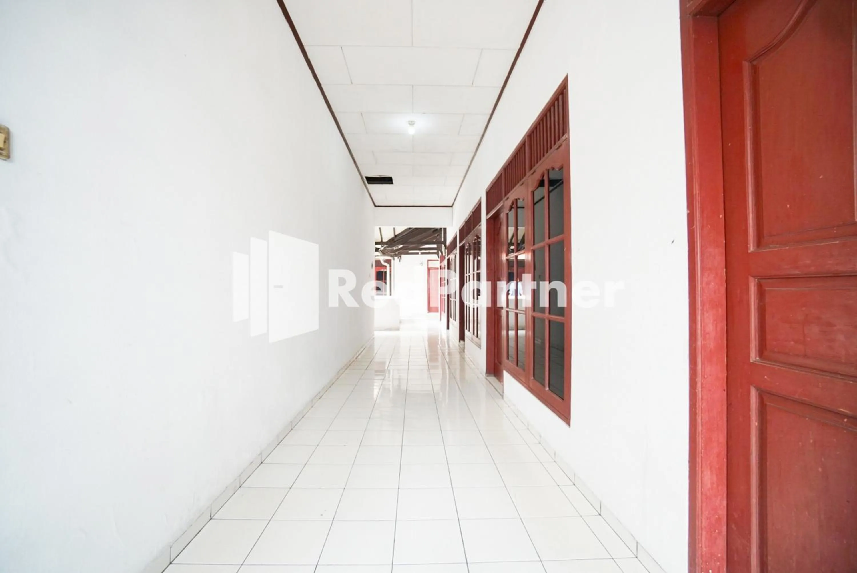 Property building in Hotel Borobudur Kemayoran Syariah Mitra RedDoorz