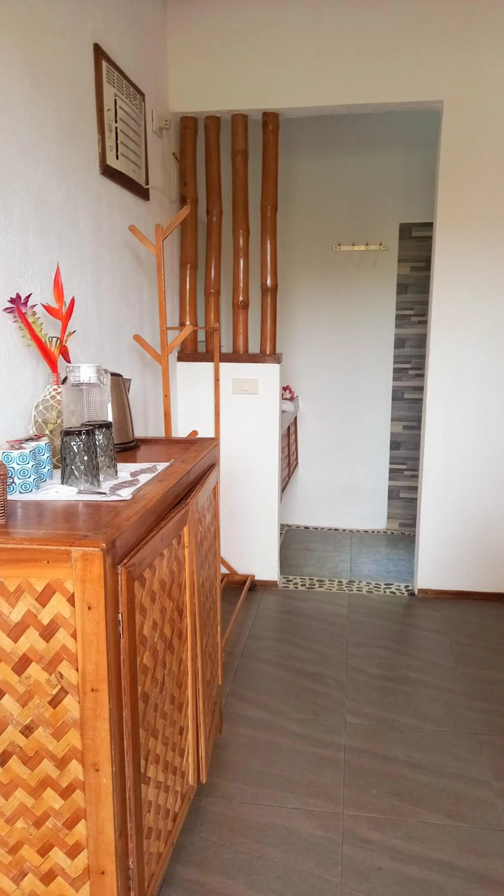 Photo of the whole room in Valerie Lodge