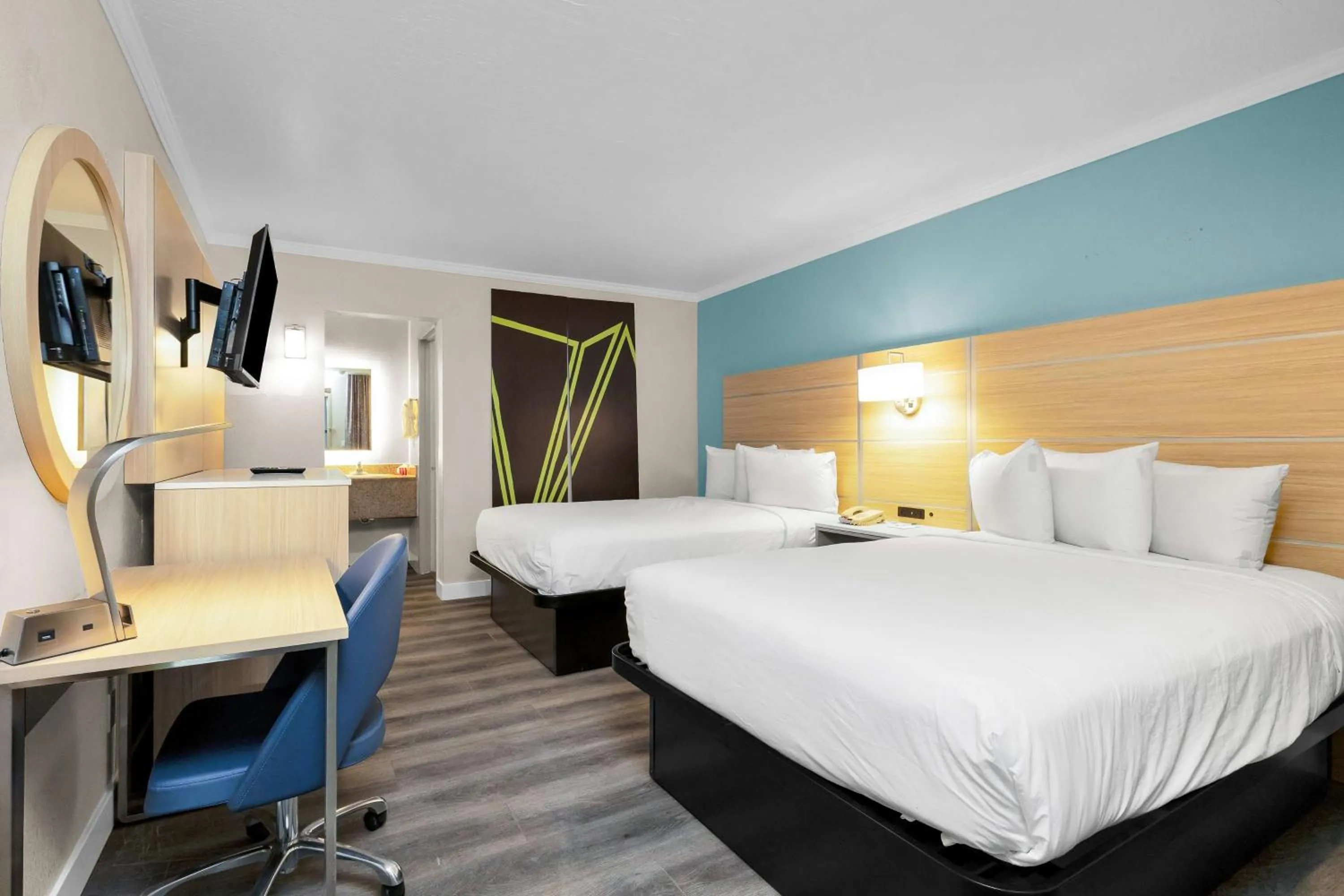 Bedroom, Bed in SureStay by Best Western San Francisco Marina District