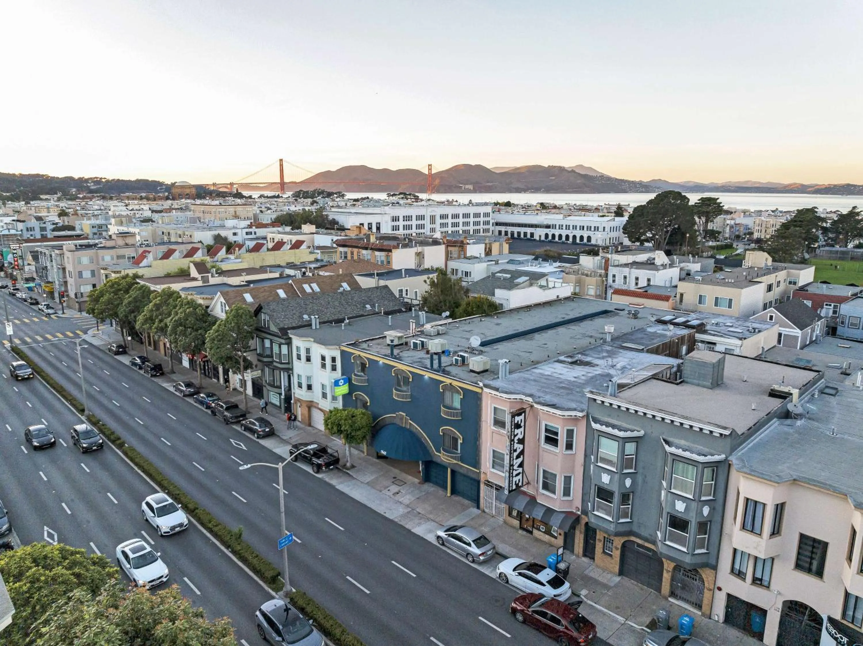 Property building in SureStay by Best Western San Francisco Marina District