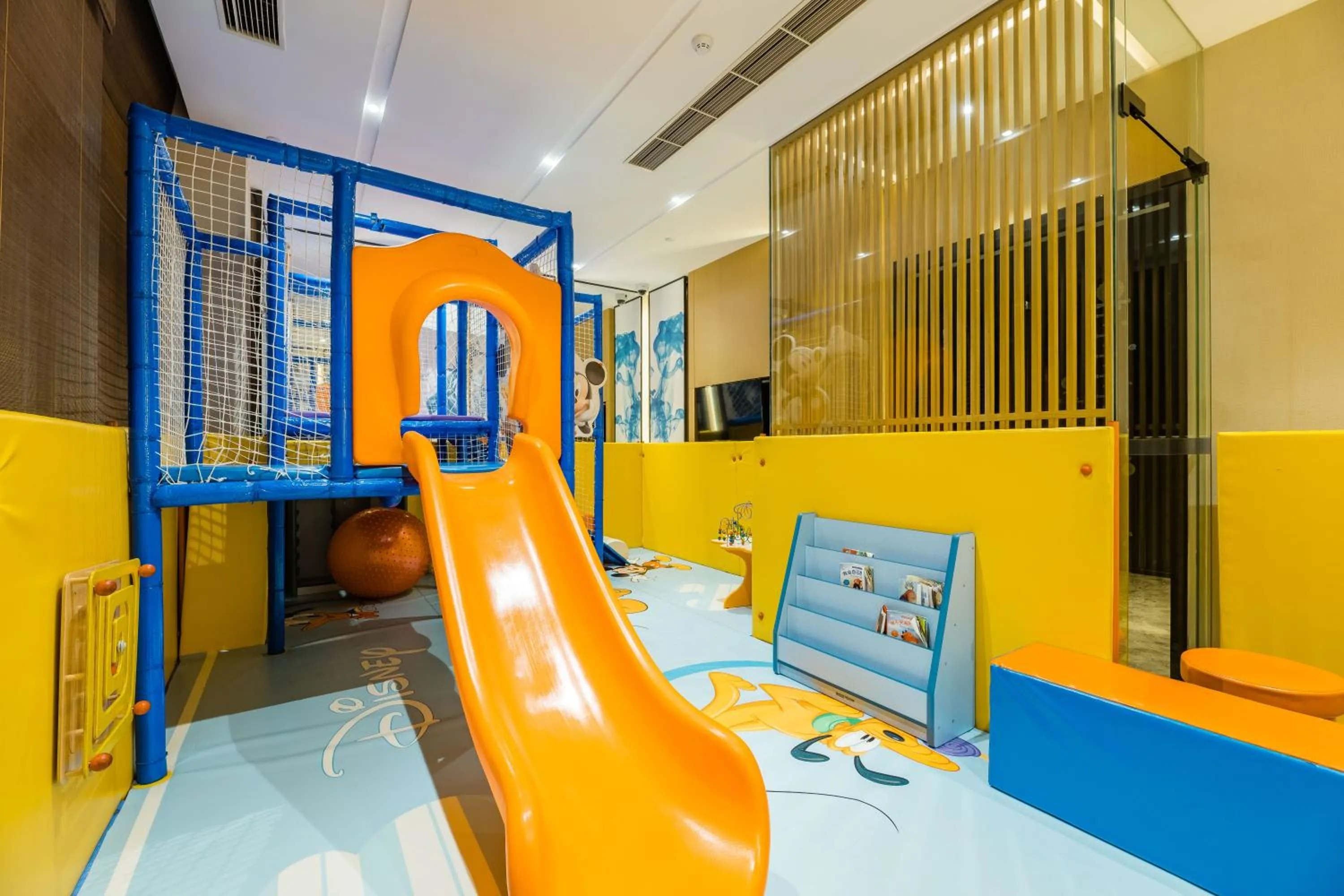 Yun He Ye Bo Hotel (Shanghai International Tourist Resort Wild Animal Park)