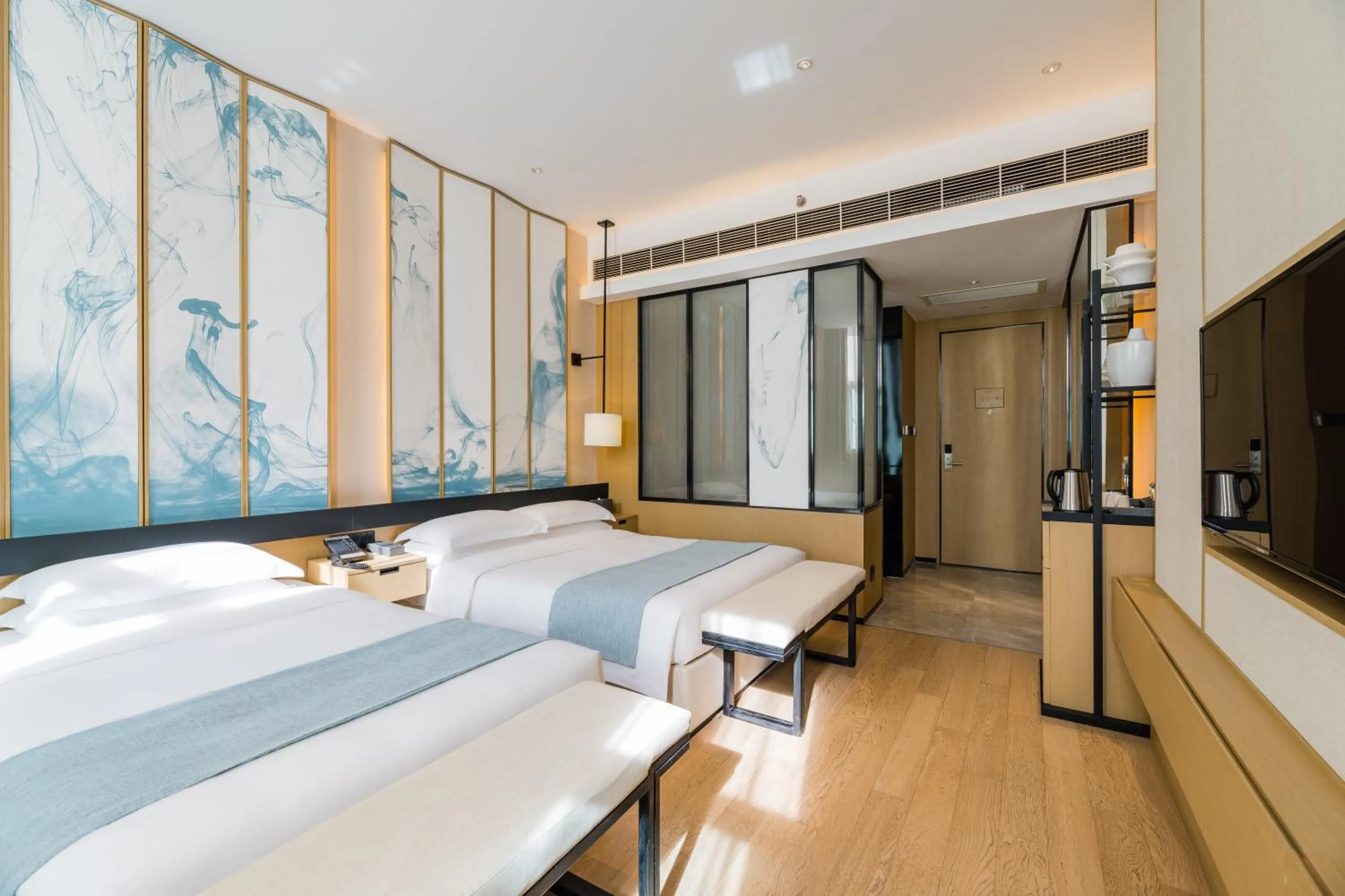 Bed in Yun He Ye Bo Hotel (Shanghai International Tourist Resort Wild Animal Park)