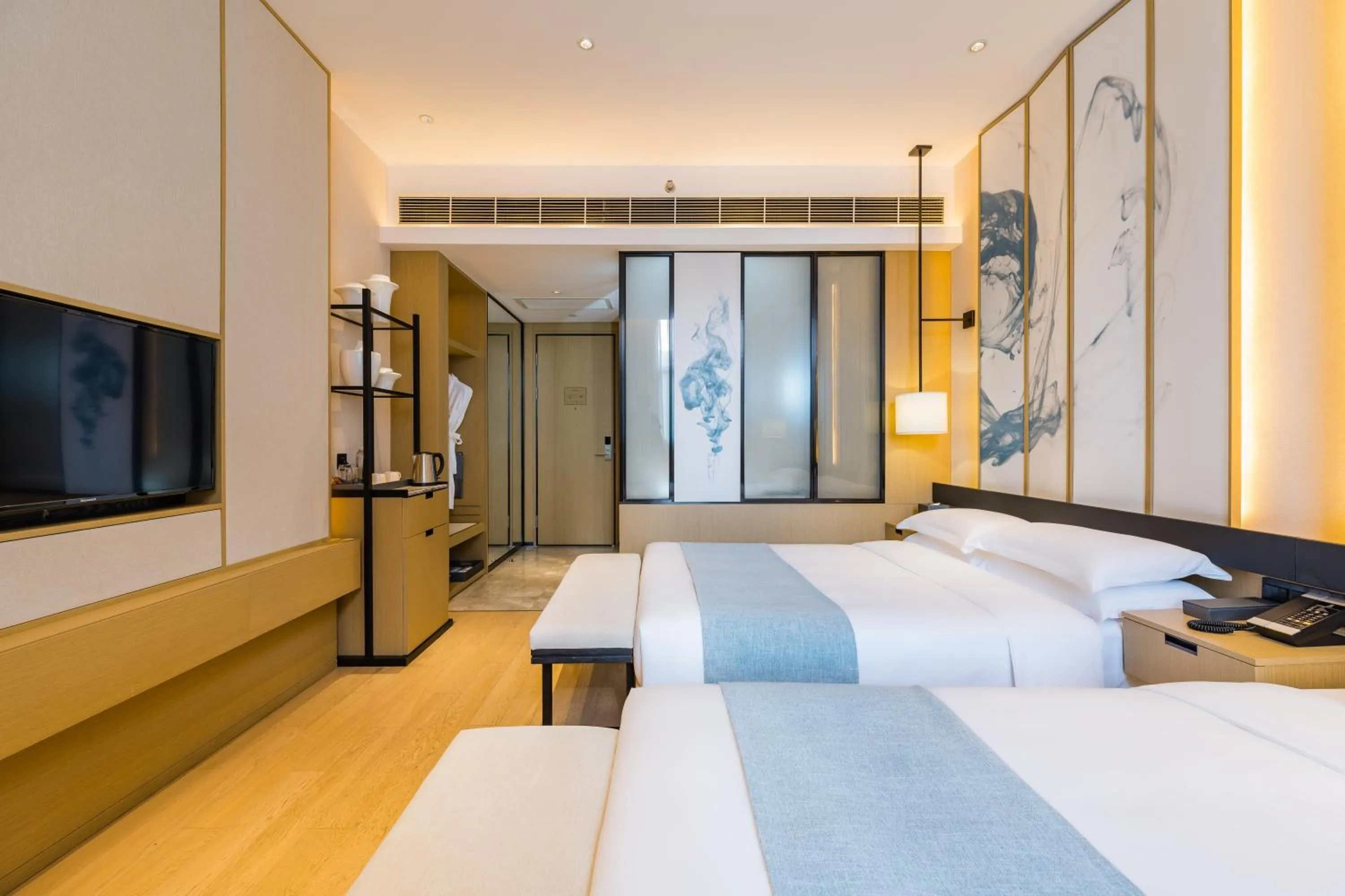 Bed in Yun He Ye Bo Hotel (Shanghai International Tourist Resort Wild Animal Park)