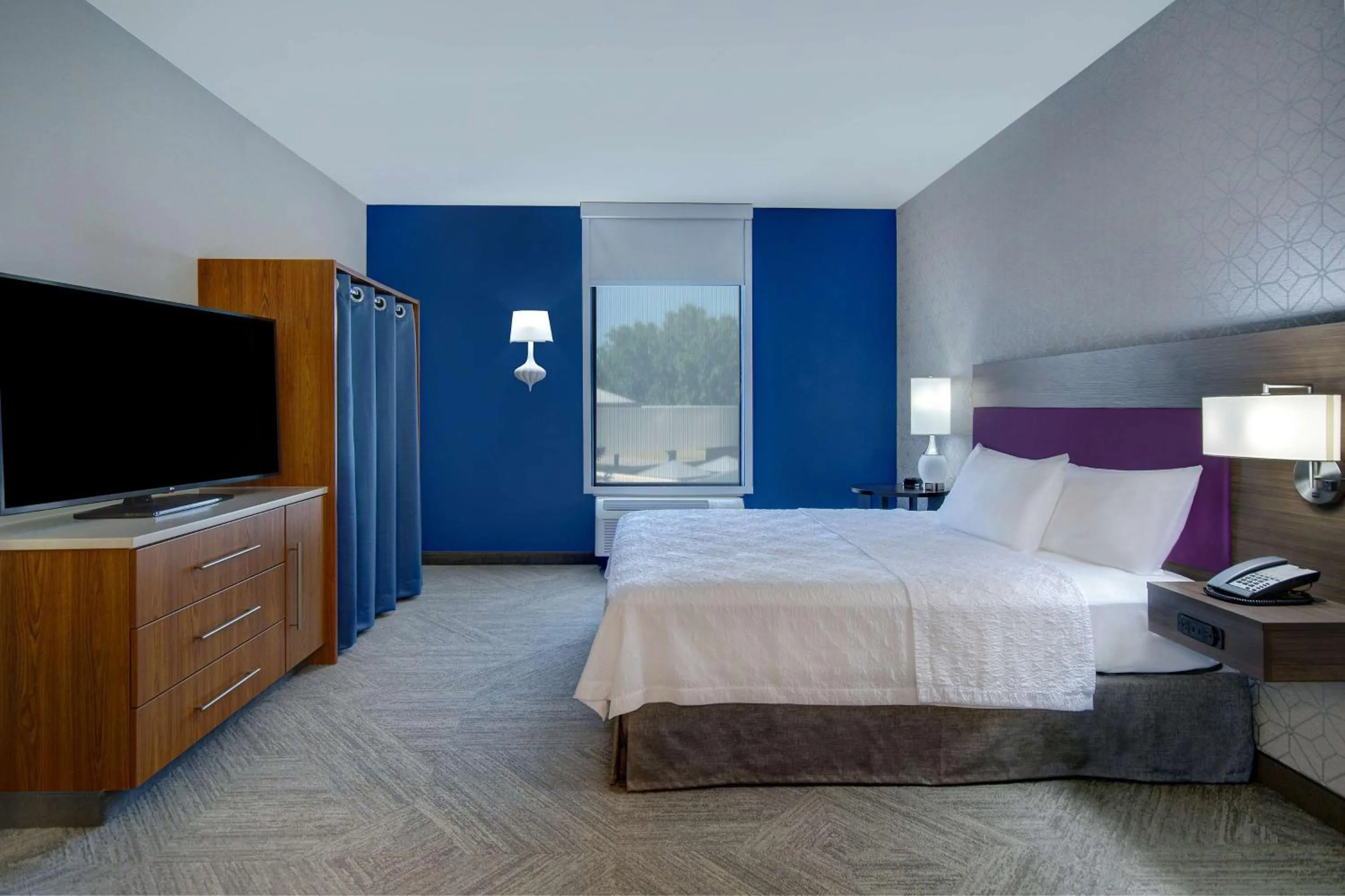 Bed in Home2 Suites Dallas-Frisco