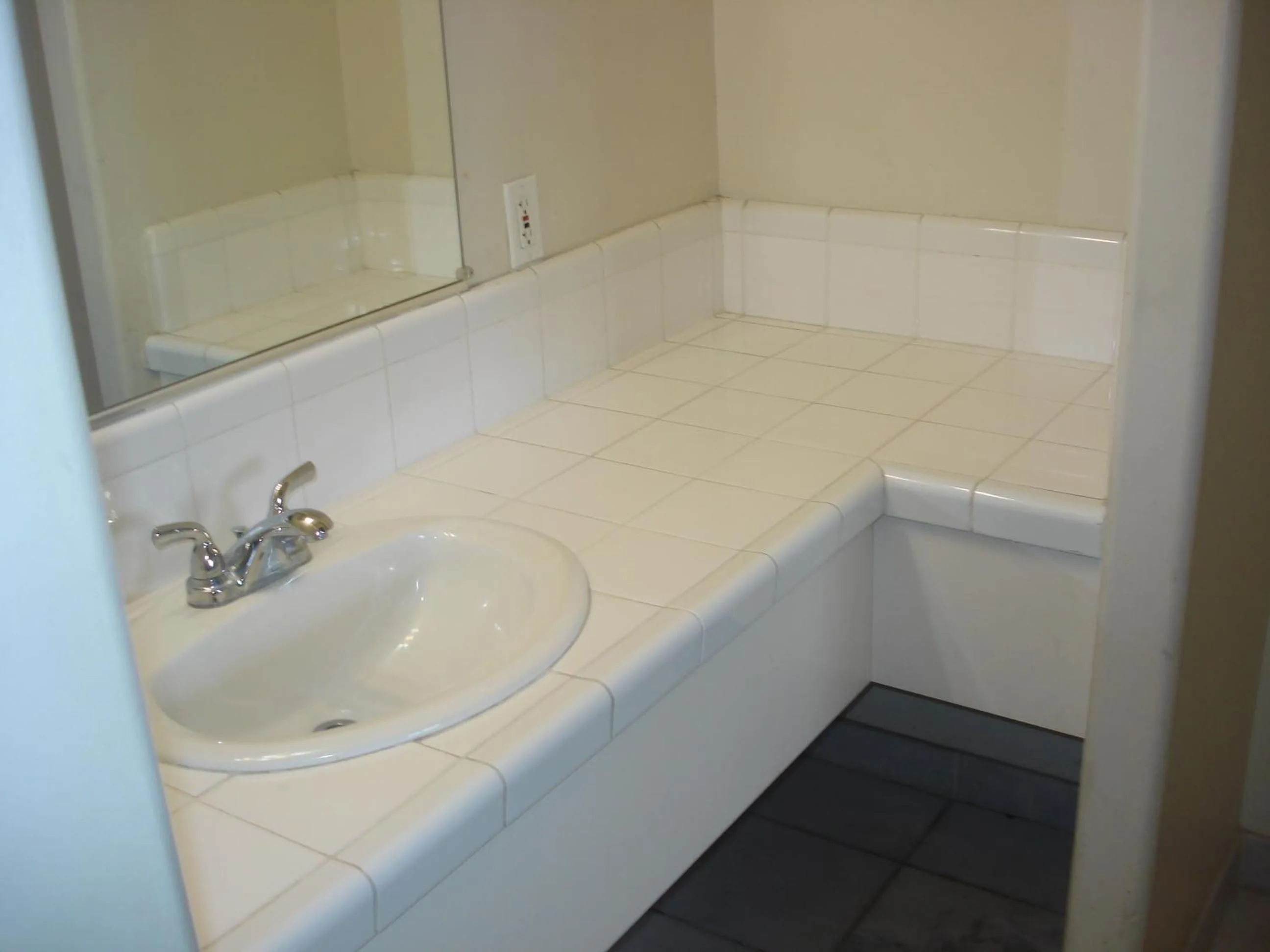 Bathroom in Garlic Farm Inn