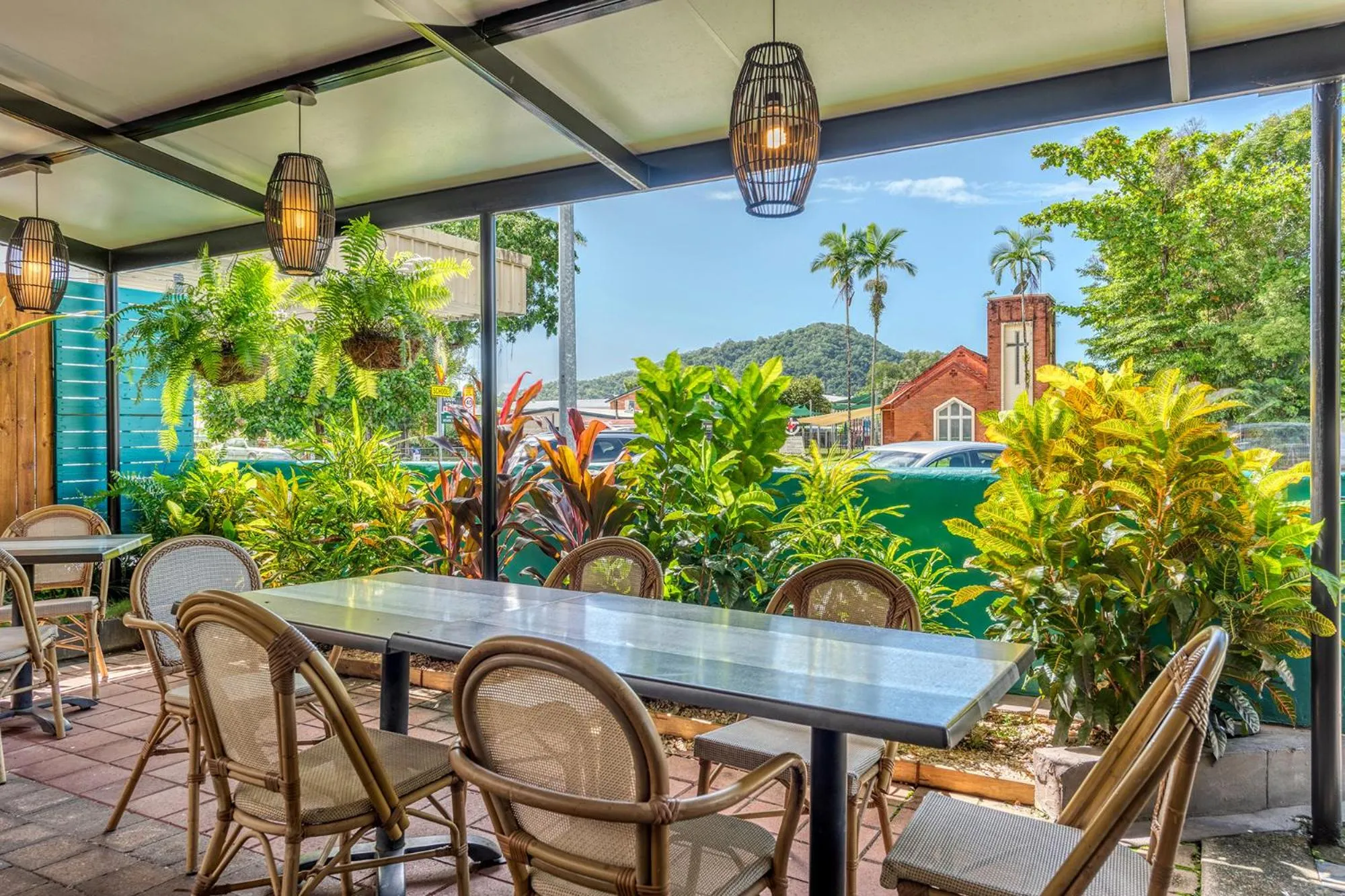 Restaurant/places to eat in Demi View Motel