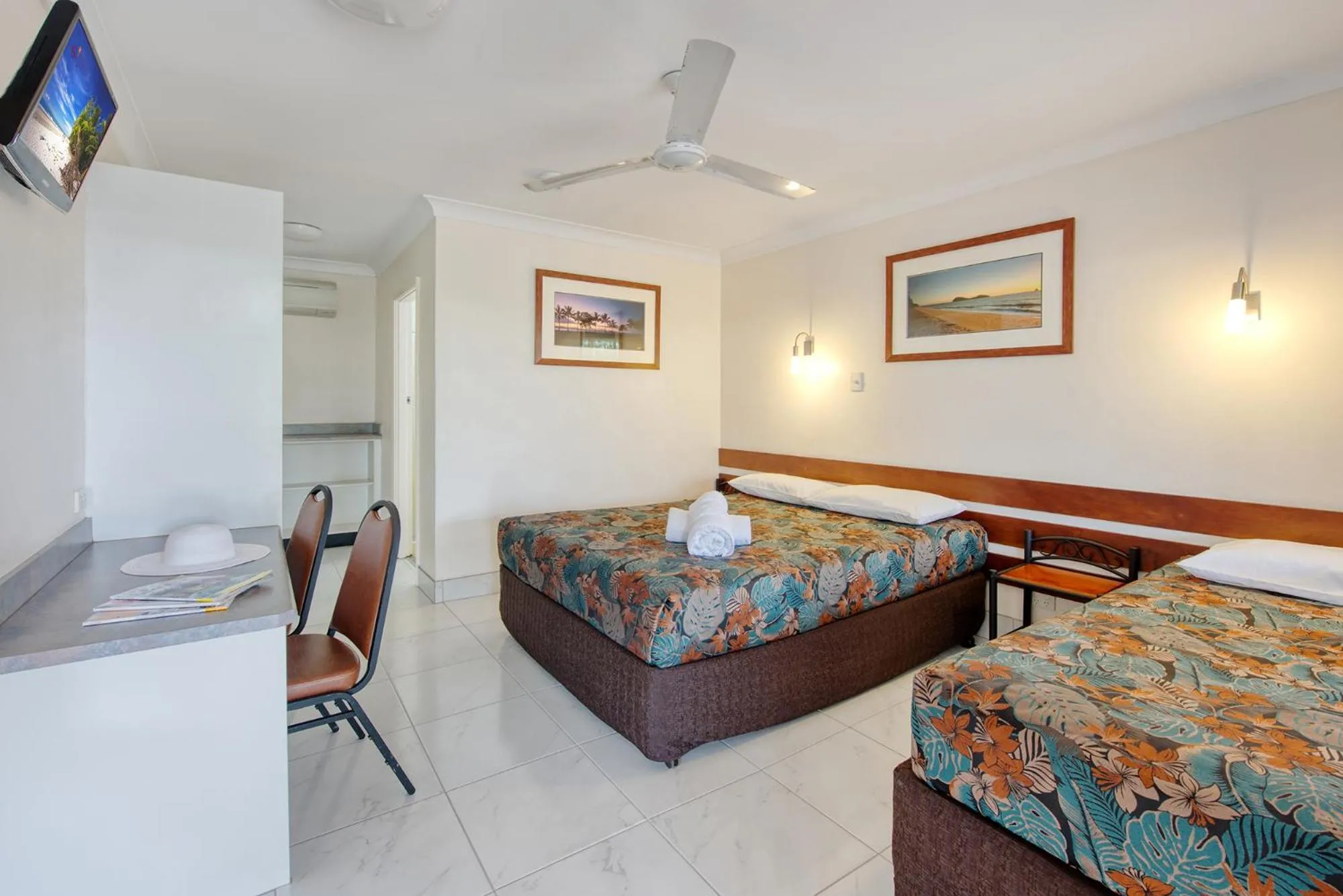 Bed in Demi View Motel