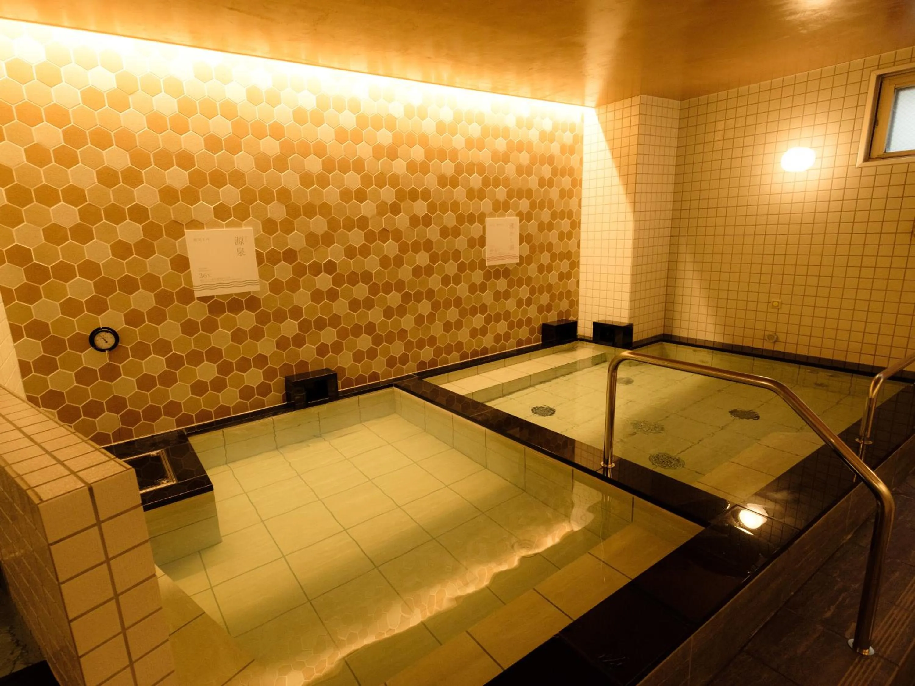 Hot Spring Bath in 天然温泉 松山ニューグランドホテル