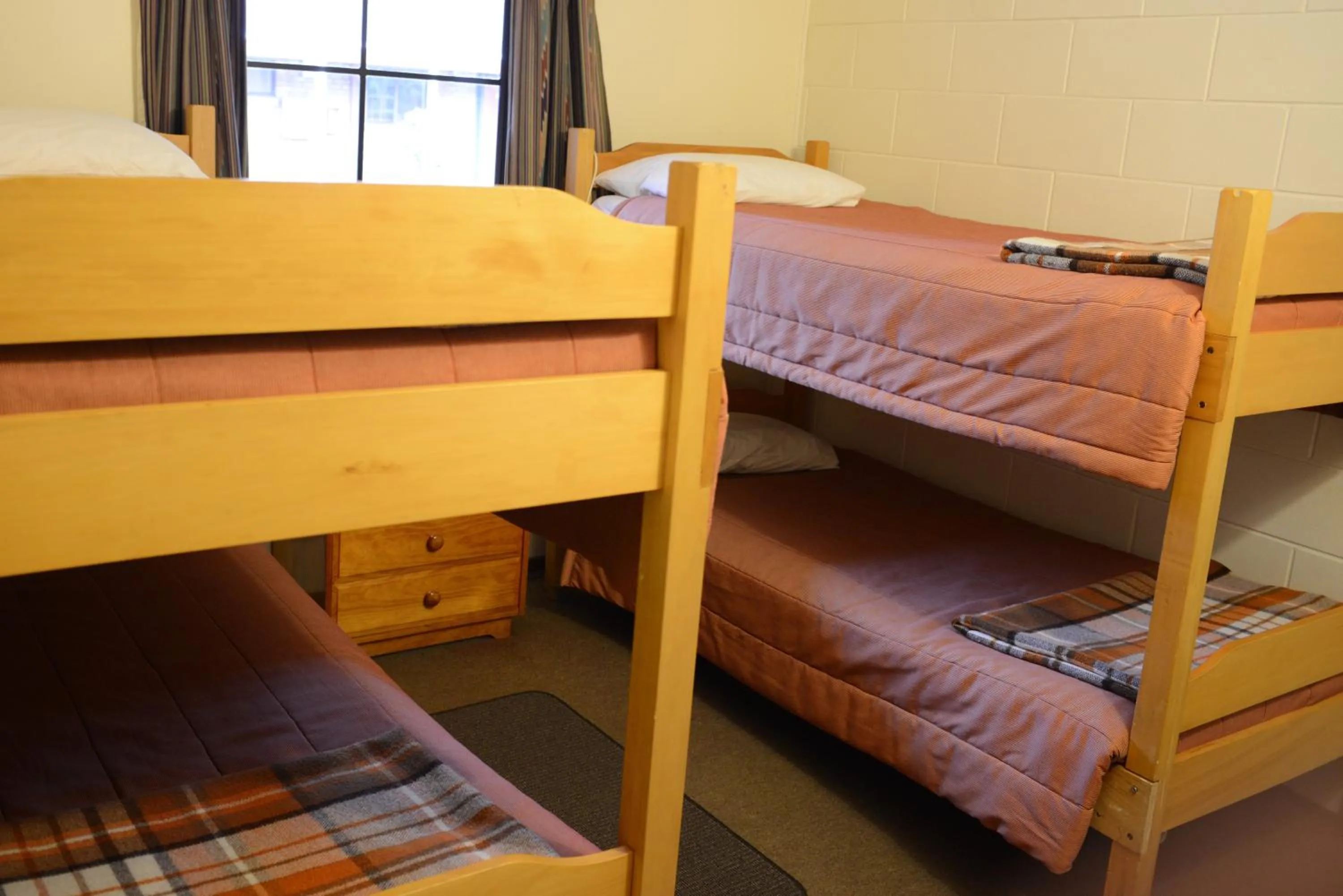 bunk bed, Bed in The Hobbit Motorlodge