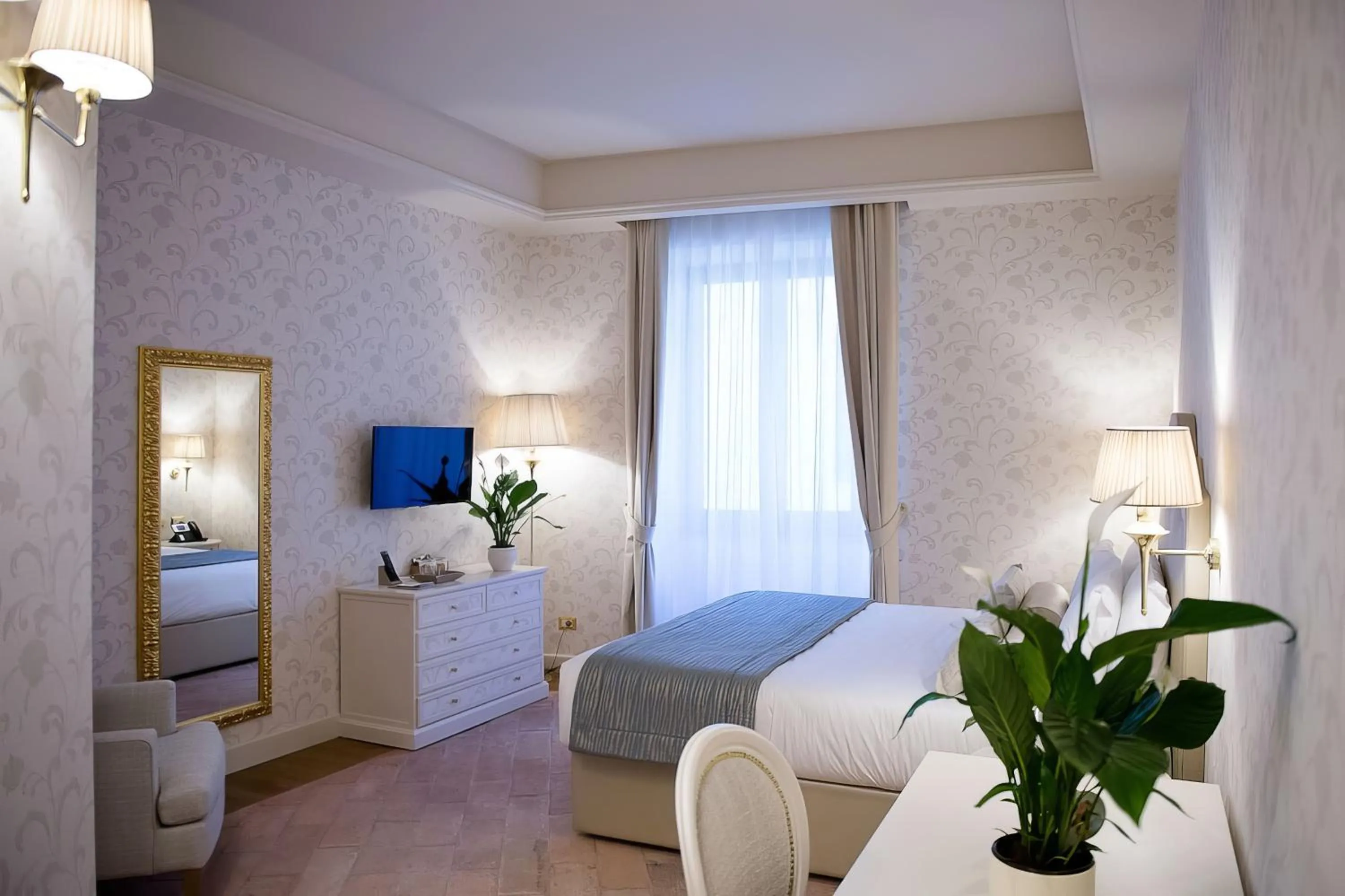 Bedroom, Bed in San Gemini Palace