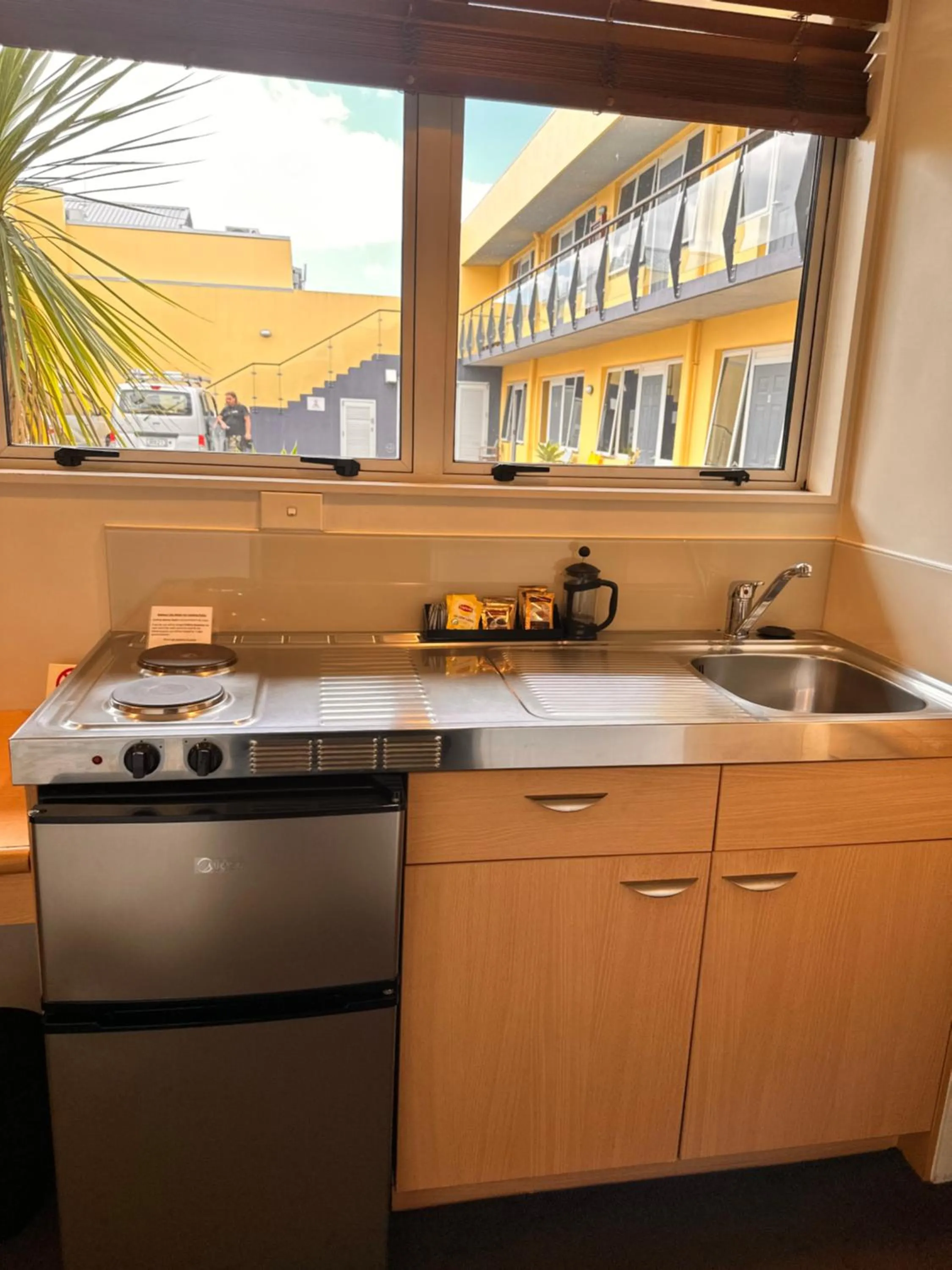 Coffee/tea facilities in Harbour City Motor Inn & Conference