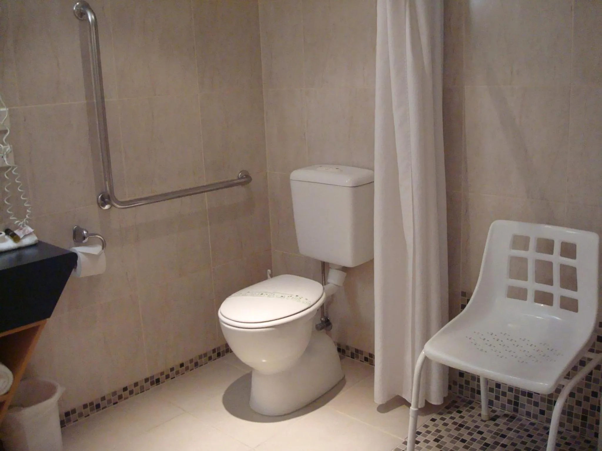 Shower in Harbour City Motor Inn & Conference