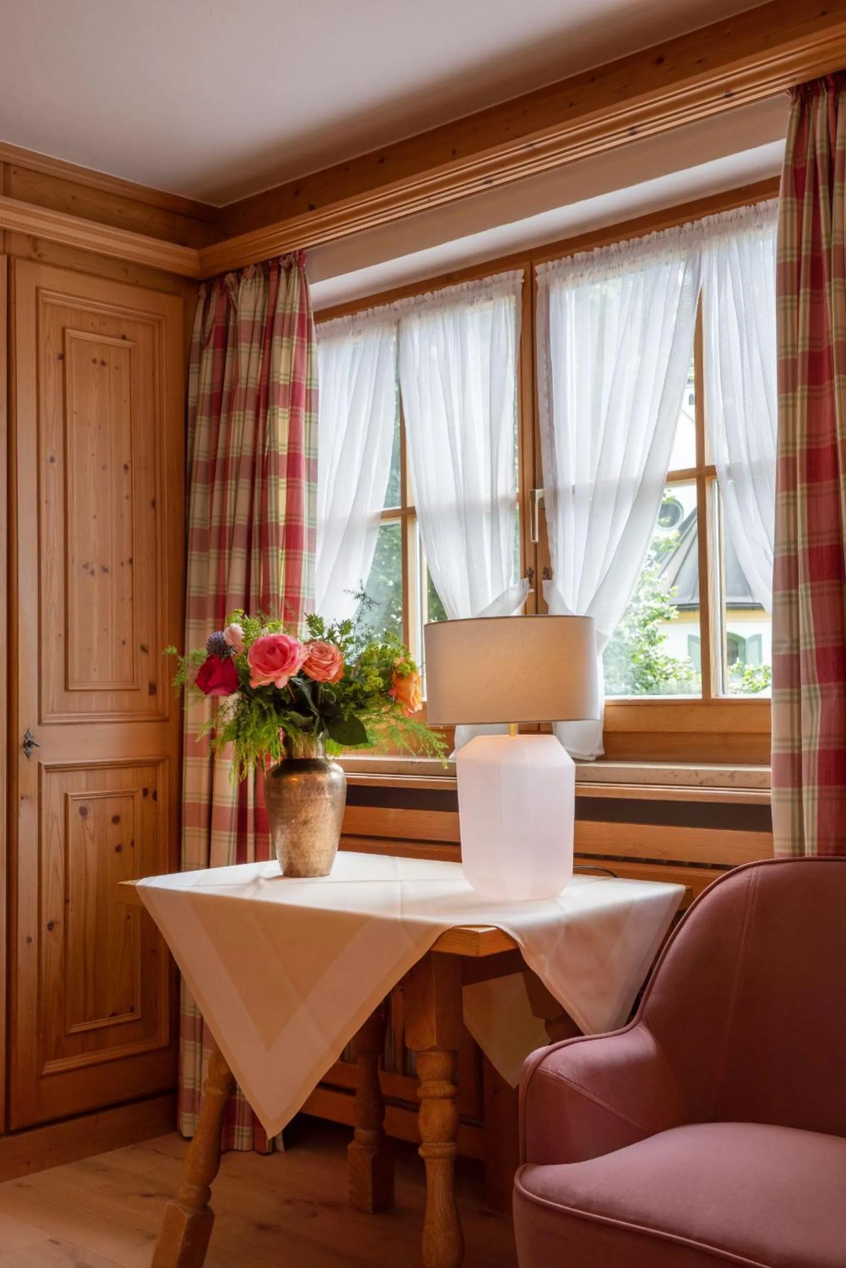 Single Room with Private Bathroom - single occupancy in Hotel Ziegleder