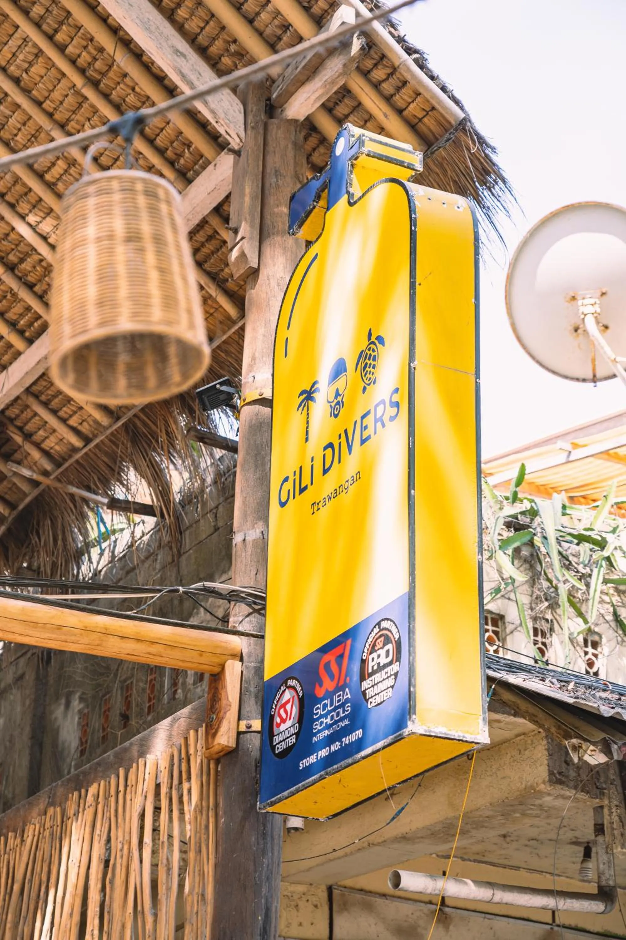 Facade/entrance in Gili Divers Hotel