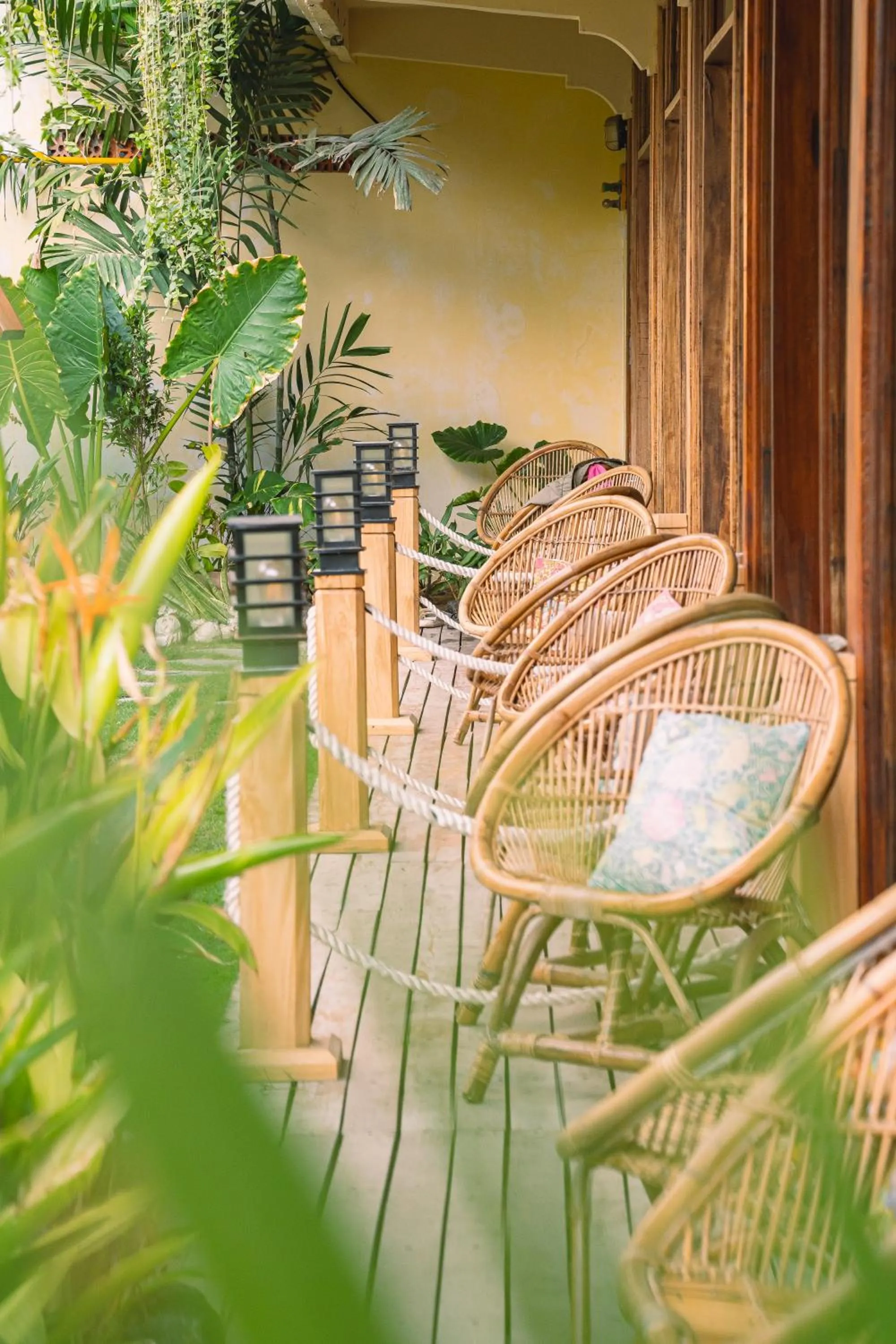 Spring in Gili Divers Hotel