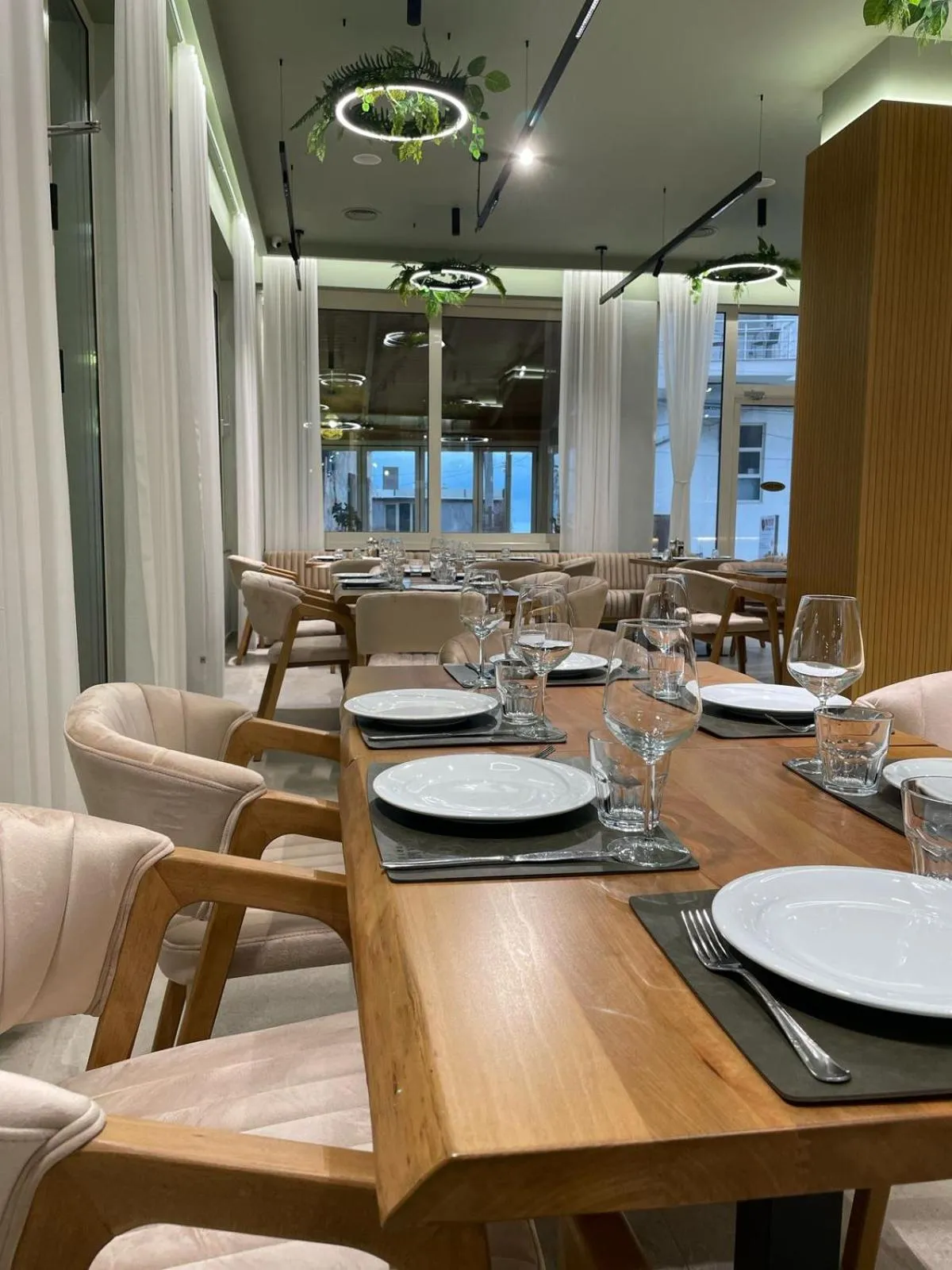 Restaurant/places to eat in Hotel Vila Misiri