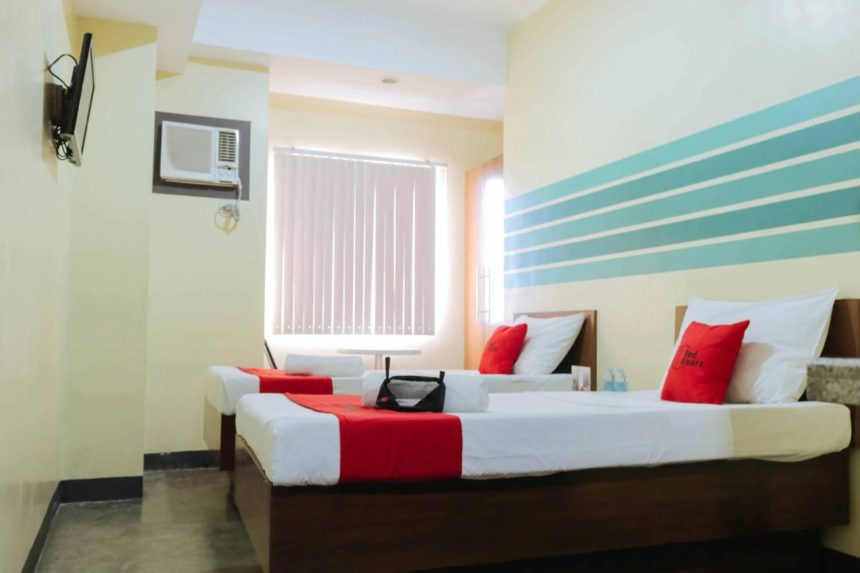 Bedroom in RedDoorz @ MJ Cuenco Avenue Cebu