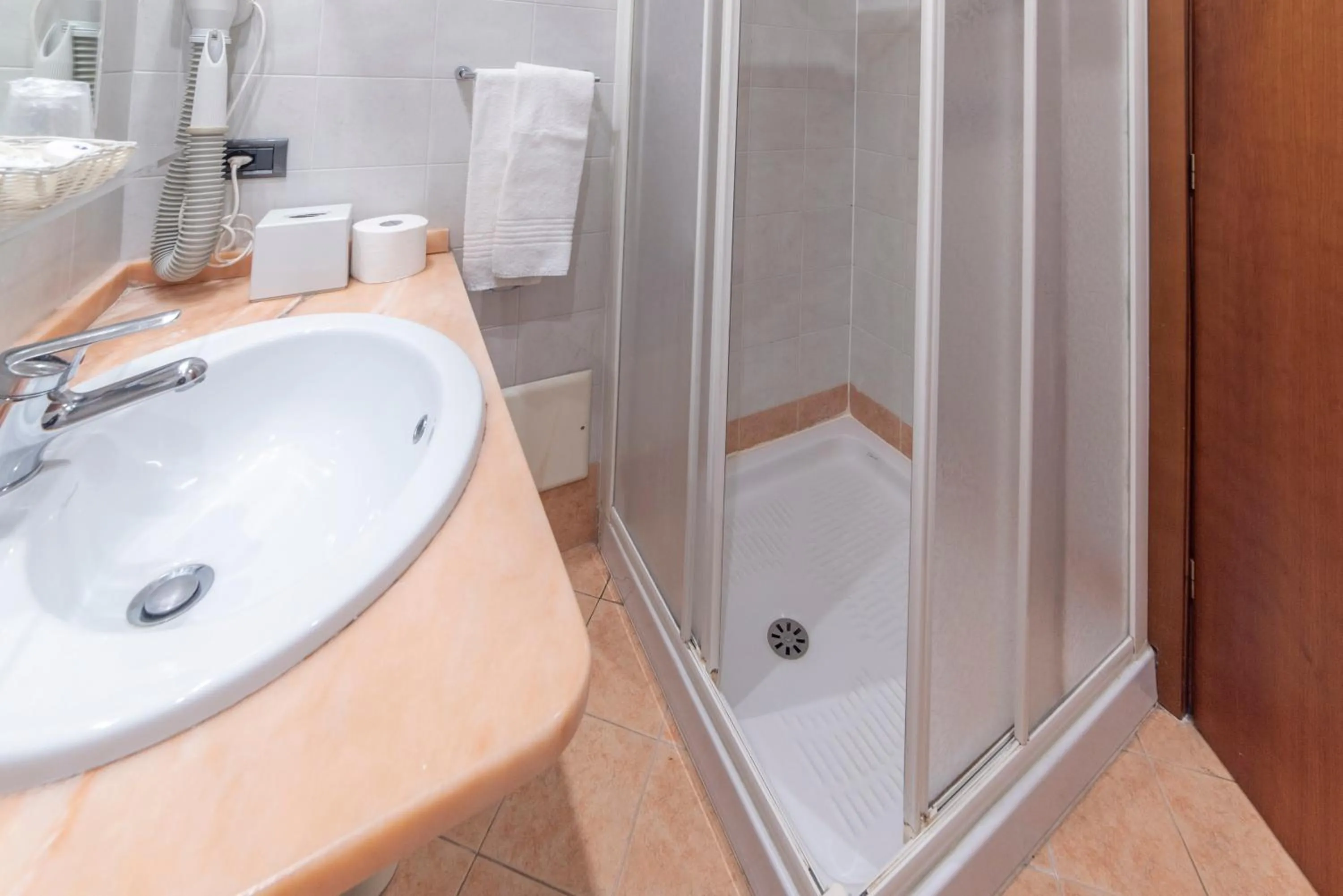 Shower in Hotel Bettina