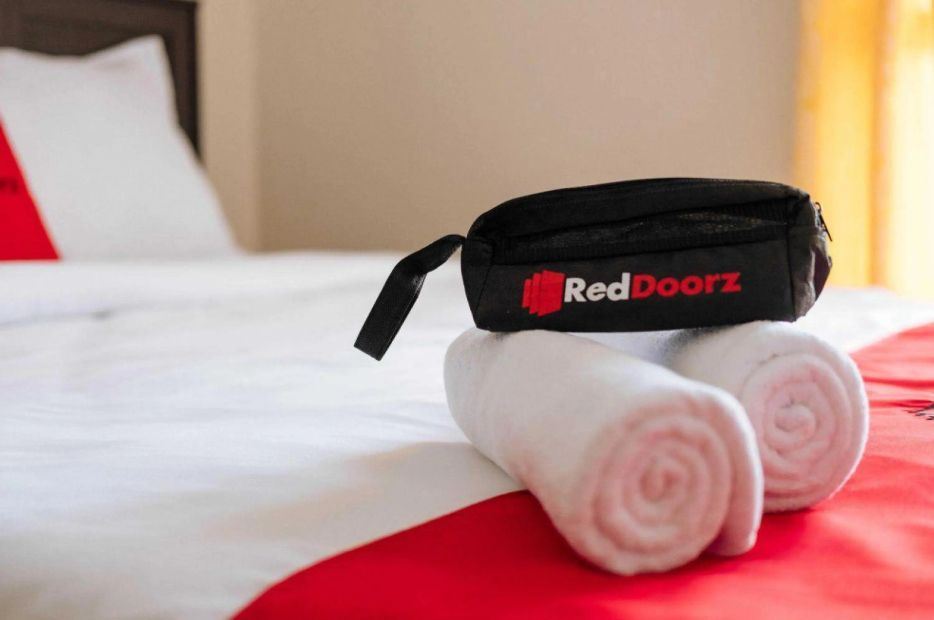 Bed in RedDoorz near Baclay Drive Super Metro