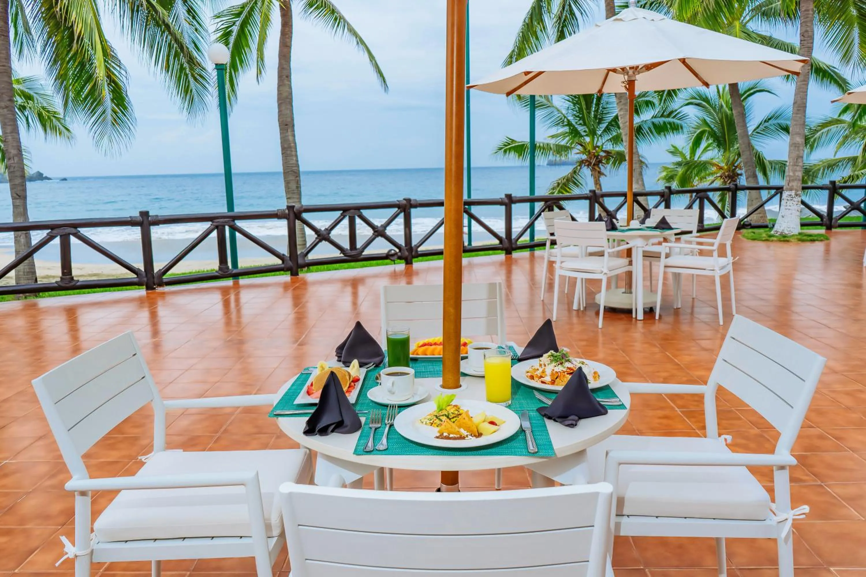 Food and drinks in Barceló Ixtapa - All Inclusive