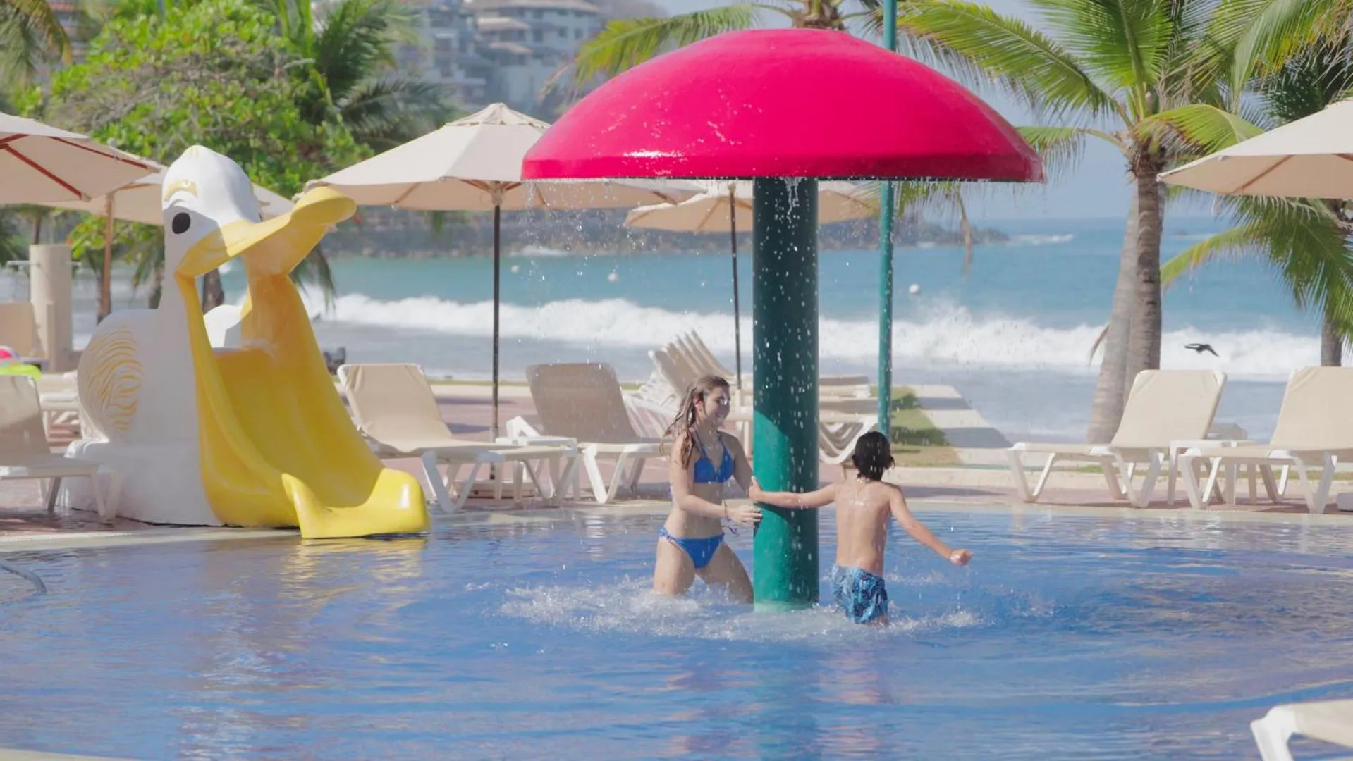 Swimming pool in Barceló Ixtapa - All Inclusive
