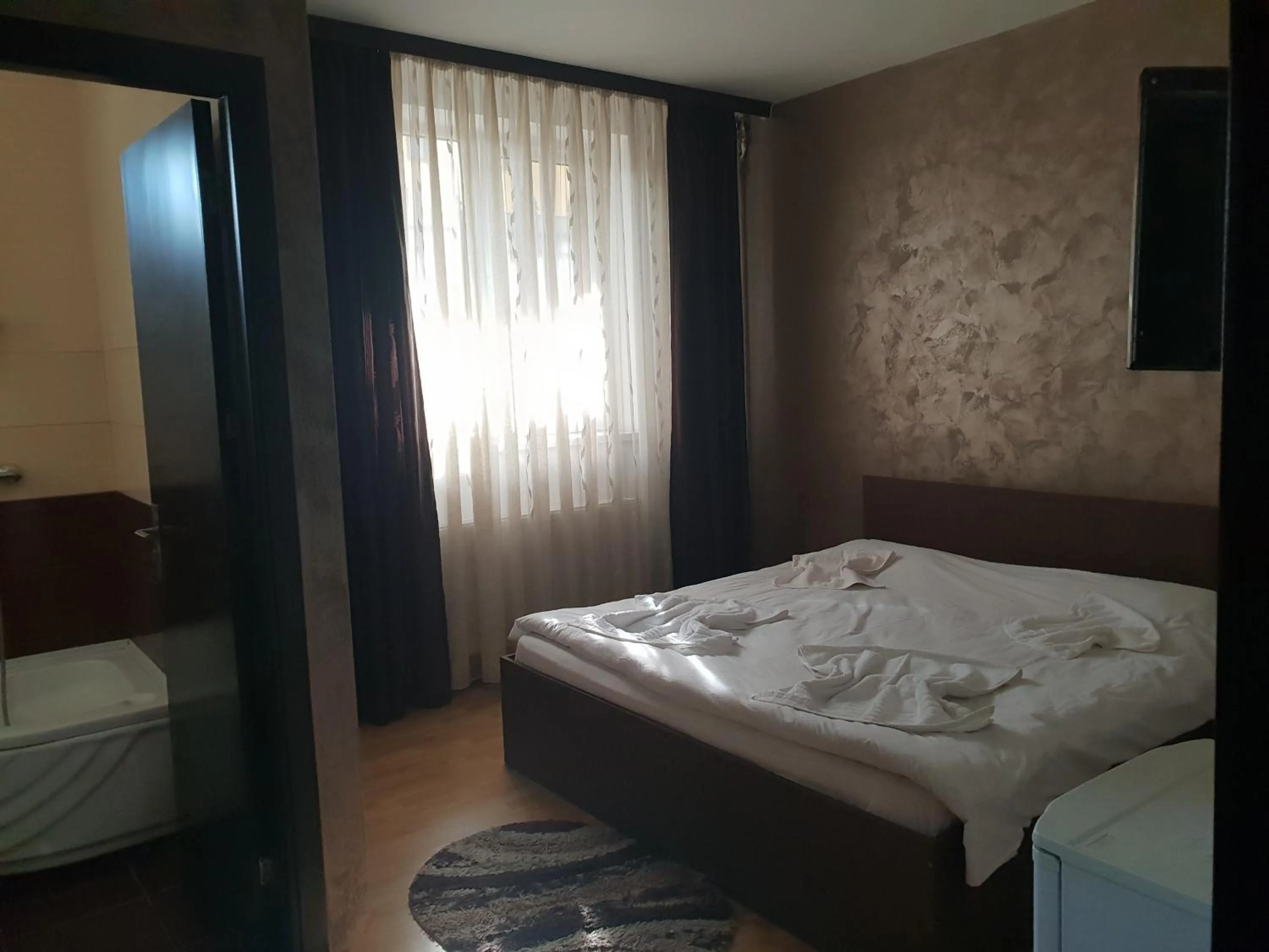 Photo of the whole room, Bed in Villa George