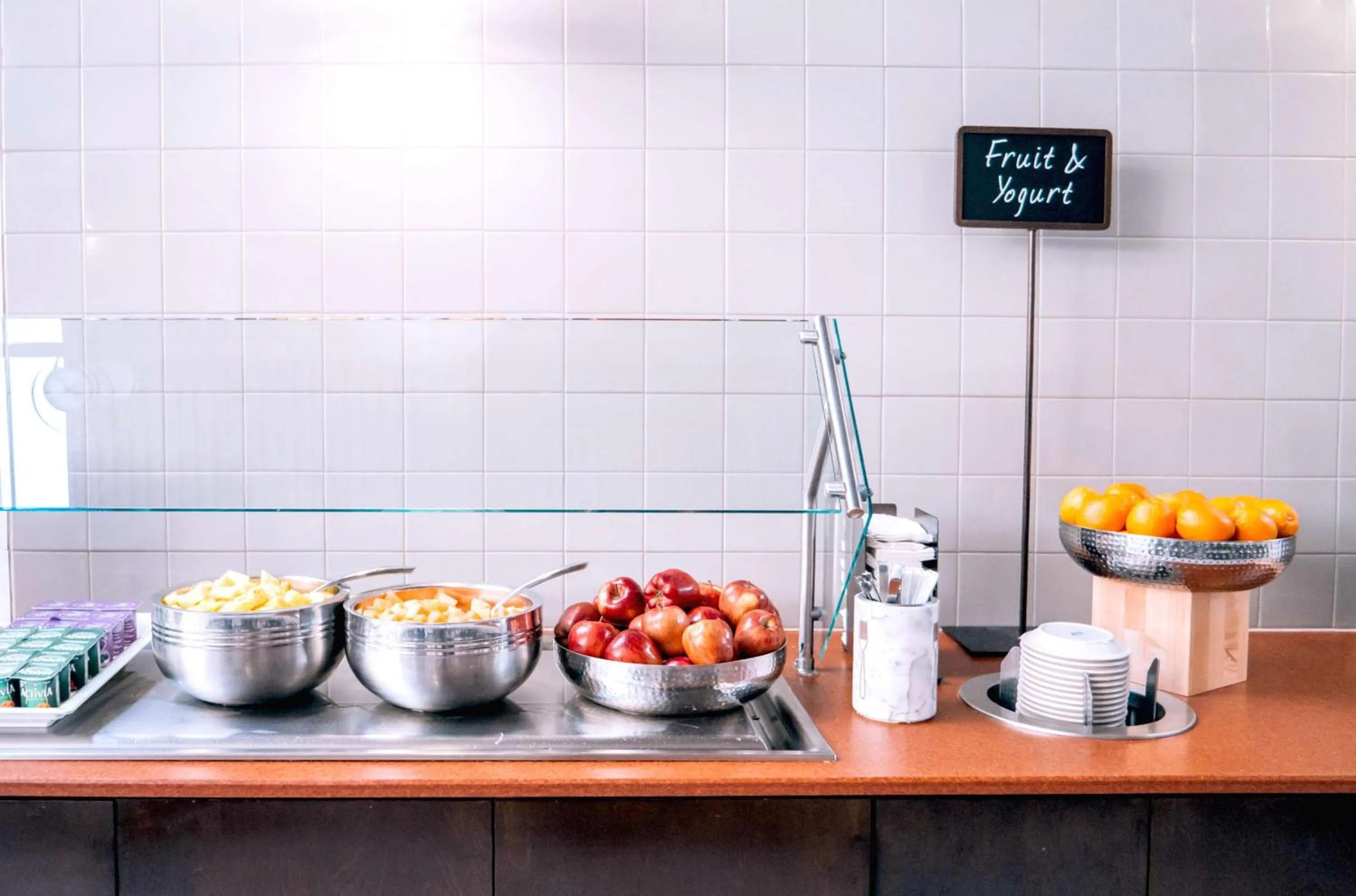Dining area in Embassy Suites Corpus Christi