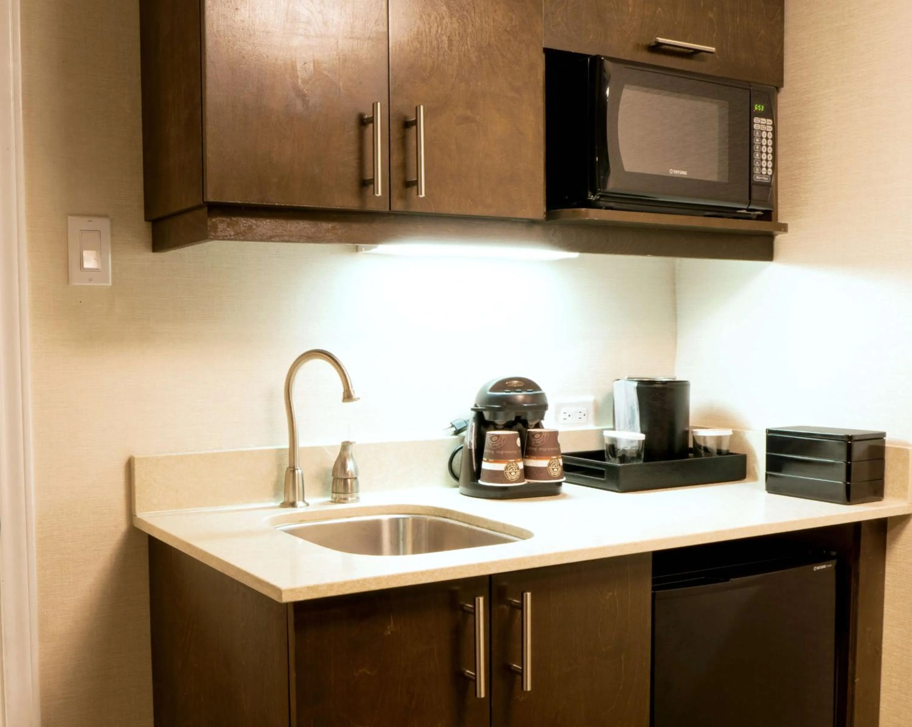 Kitchen or kitchenette in Embassy Suites Corpus Christi