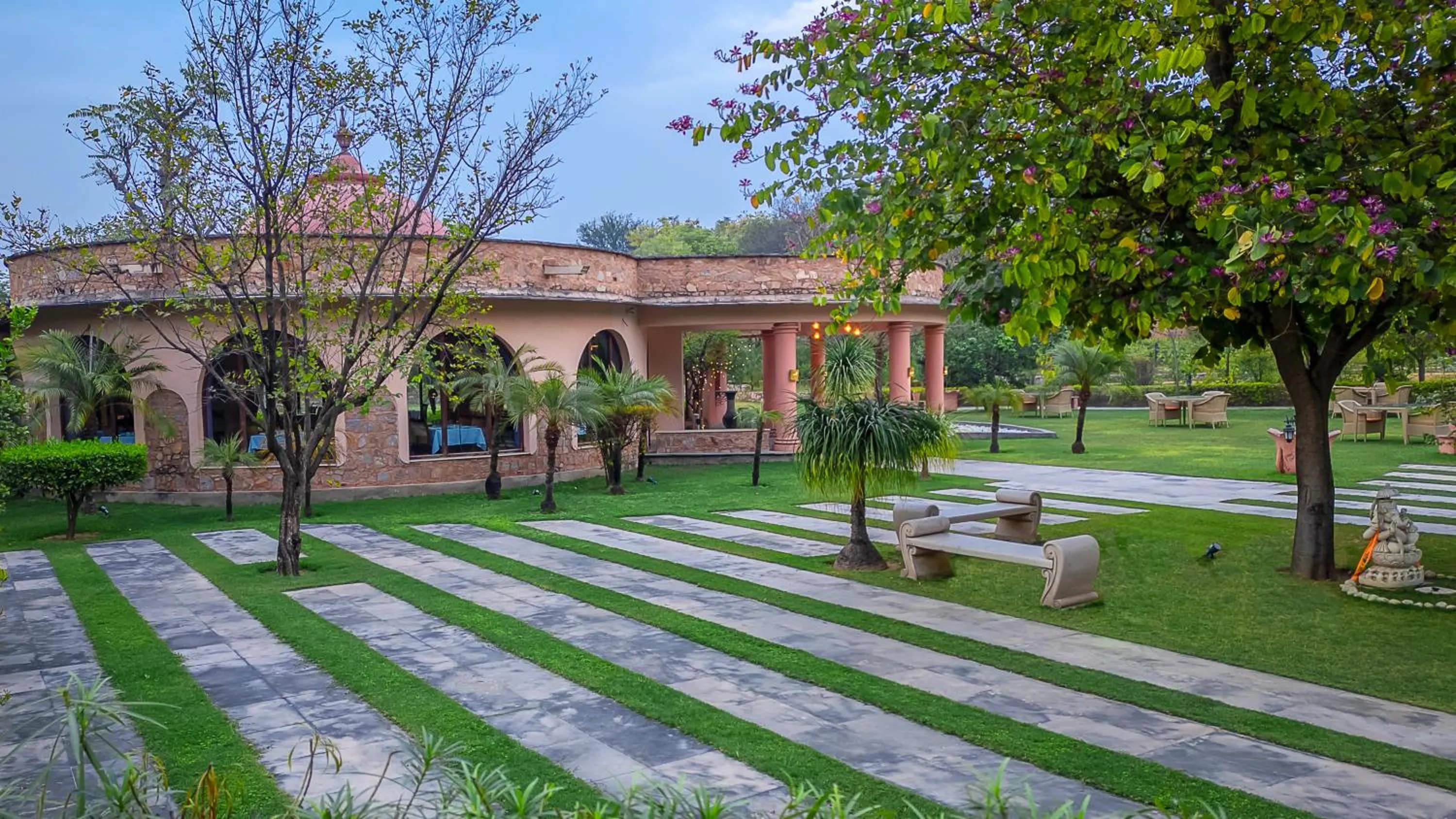 Restaurant/places to eat in Tree of Life Resort & Spa Jaipur